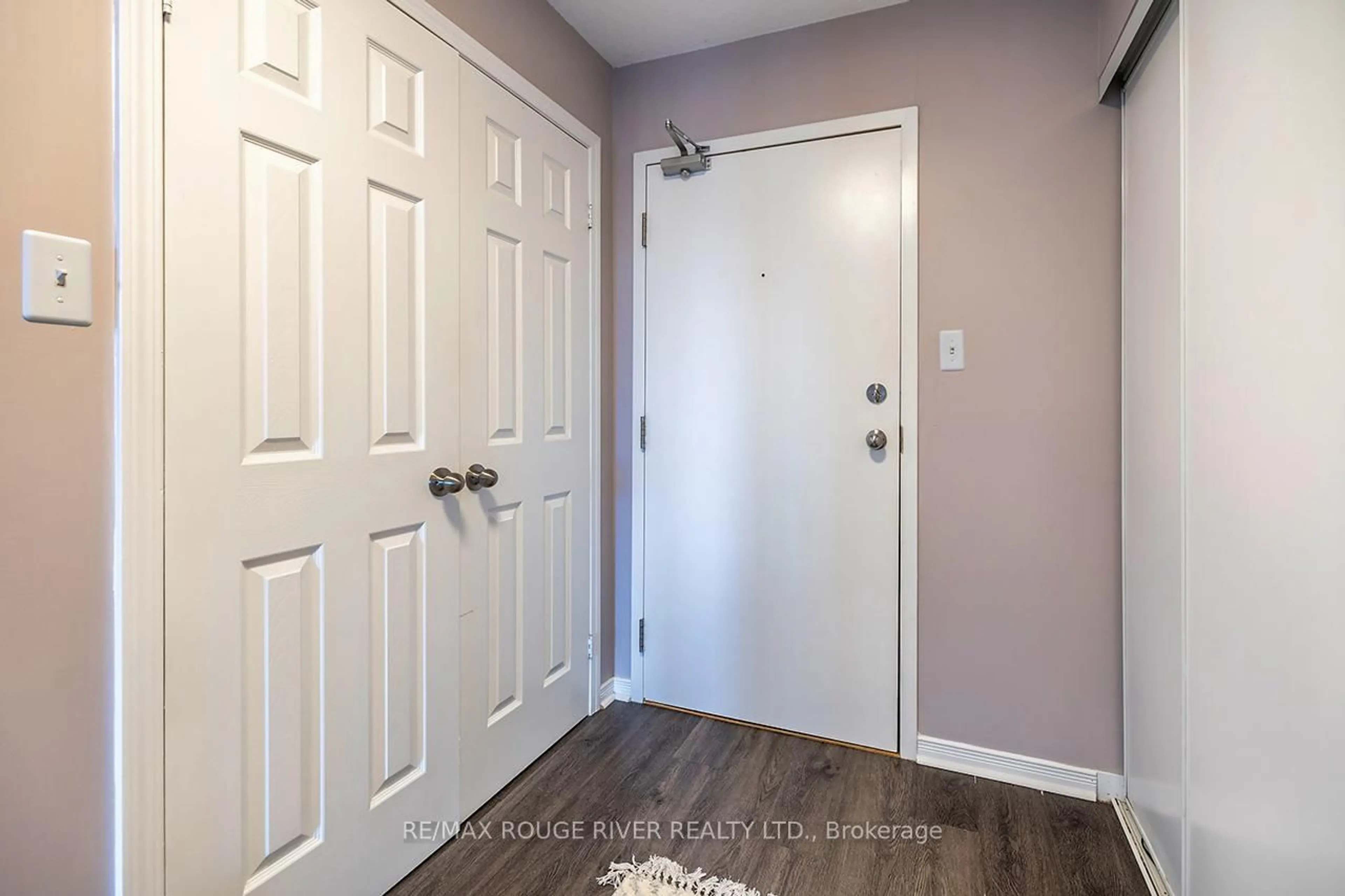 Indoor entryway for 87 Aspen Springs Dr #307, Clarington Ontario L1C 5J8