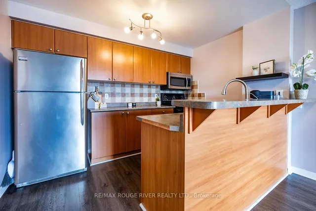 87 Aspen Springs Dr #307, Clarington 5
