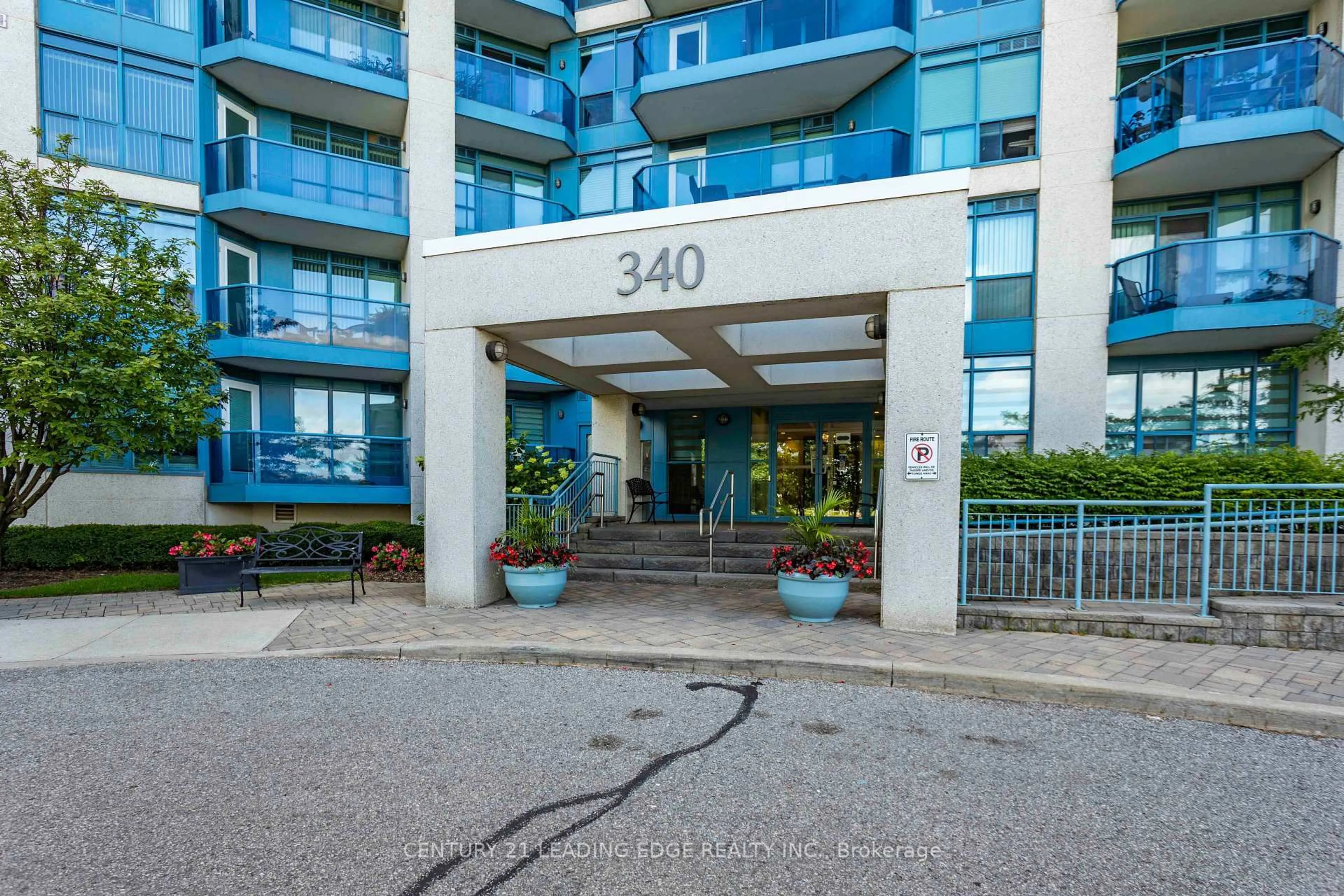 Indoor foyer for 340 Watson St #402, Whitby Ontario L1N 9G1