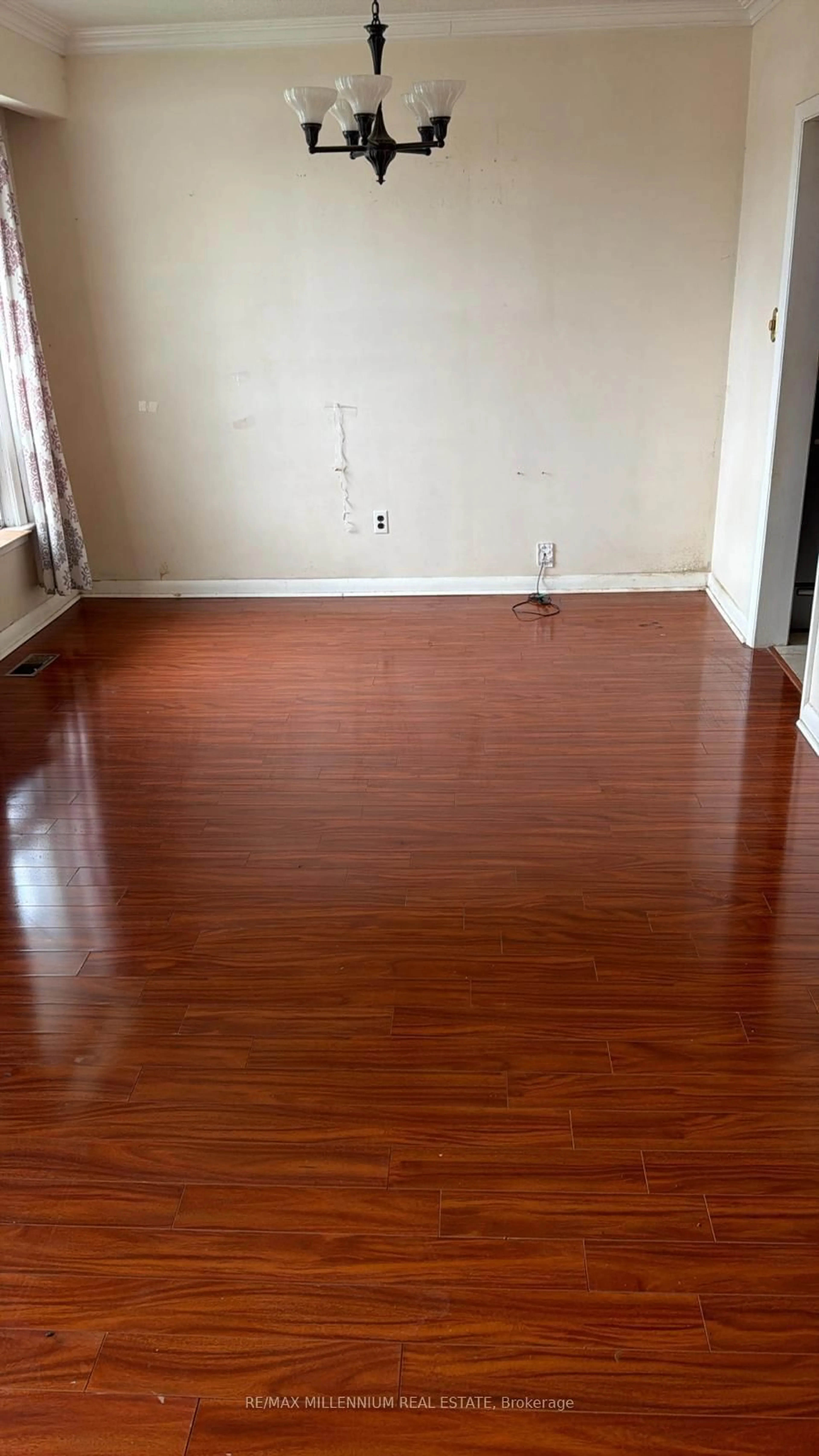 A pic of a room for 5 Brewton Rd, Toronto Ontario M1G 1W2