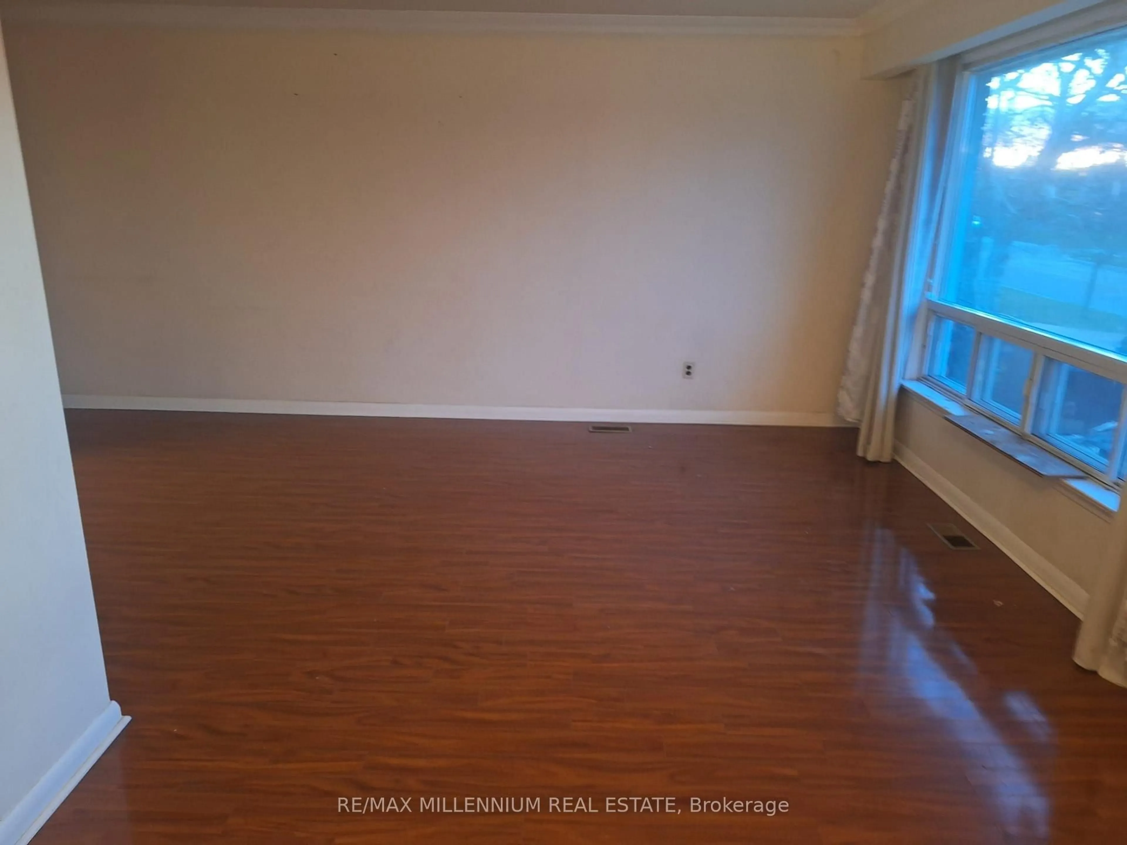 A pic of a room for 5 Brewton Rd, Toronto Ontario M1G 1W2
