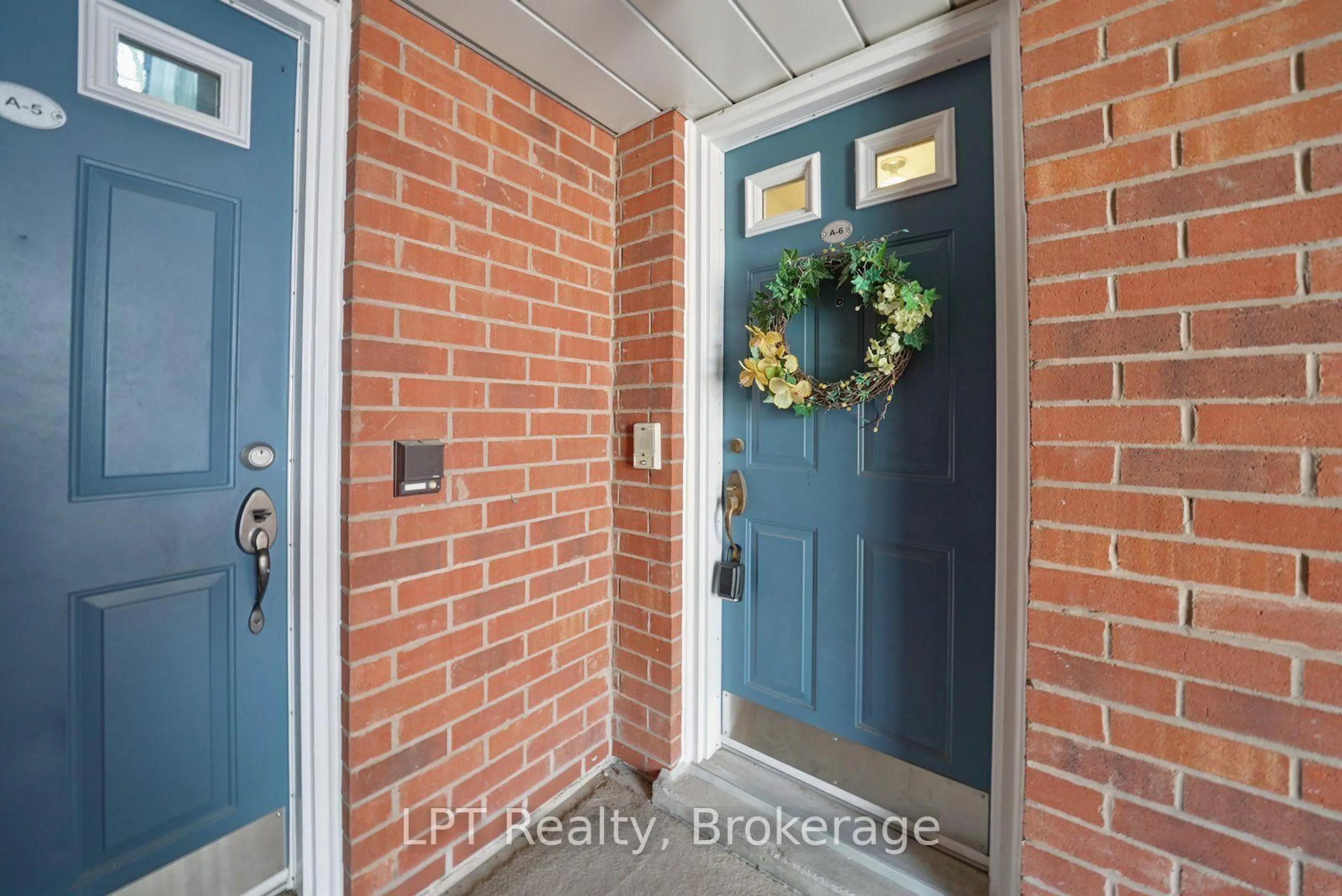 Indoor entryway for 1651 Nash Rd #A6, Clarington Ontario L1E 1S8