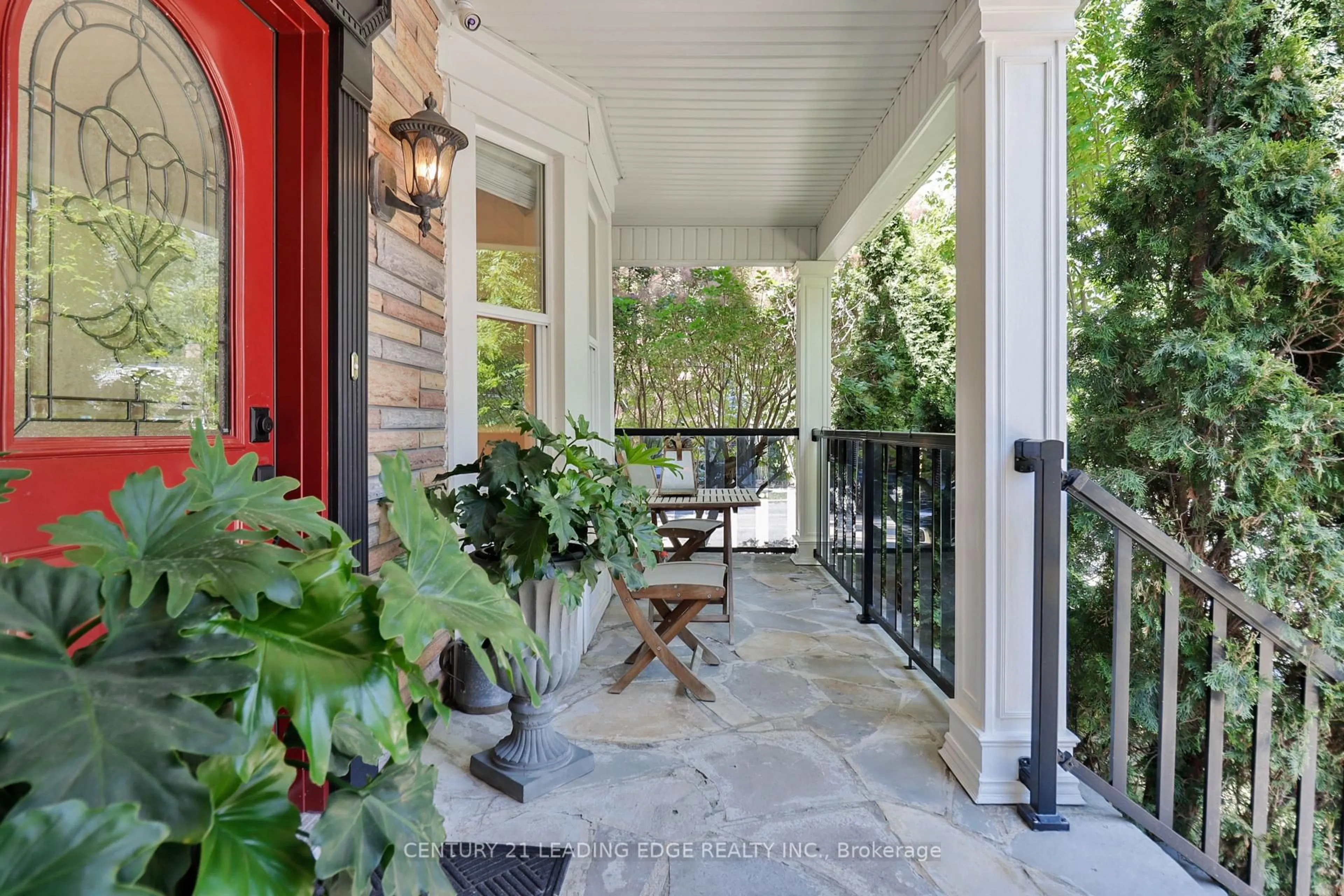 Patio, street for 158 Parkmount Rd, Toronto Ontario M4J 4V4