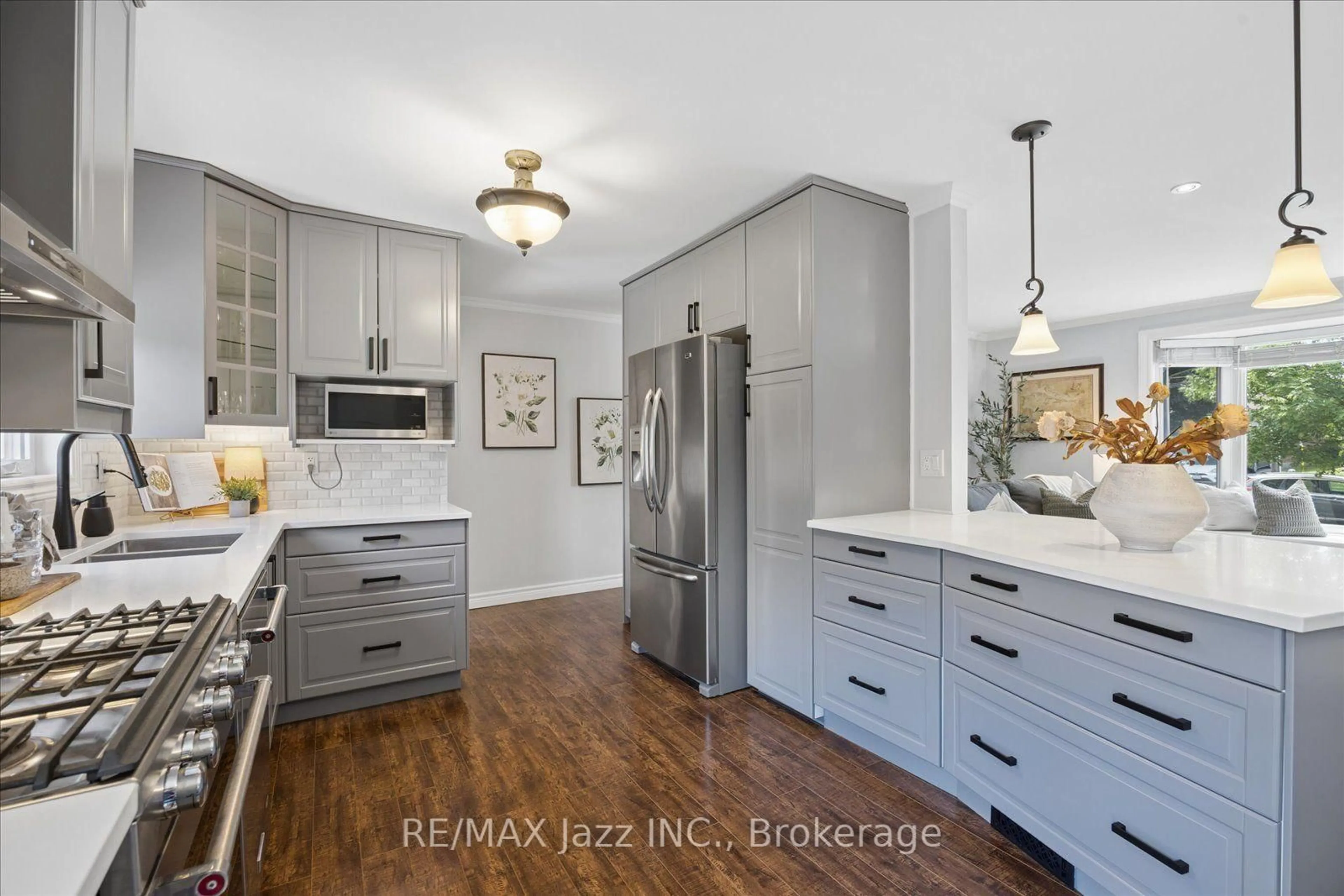 Open concept kitchen, unknown for 793 Grierson St, Oshawa Ontario L1G 5J8