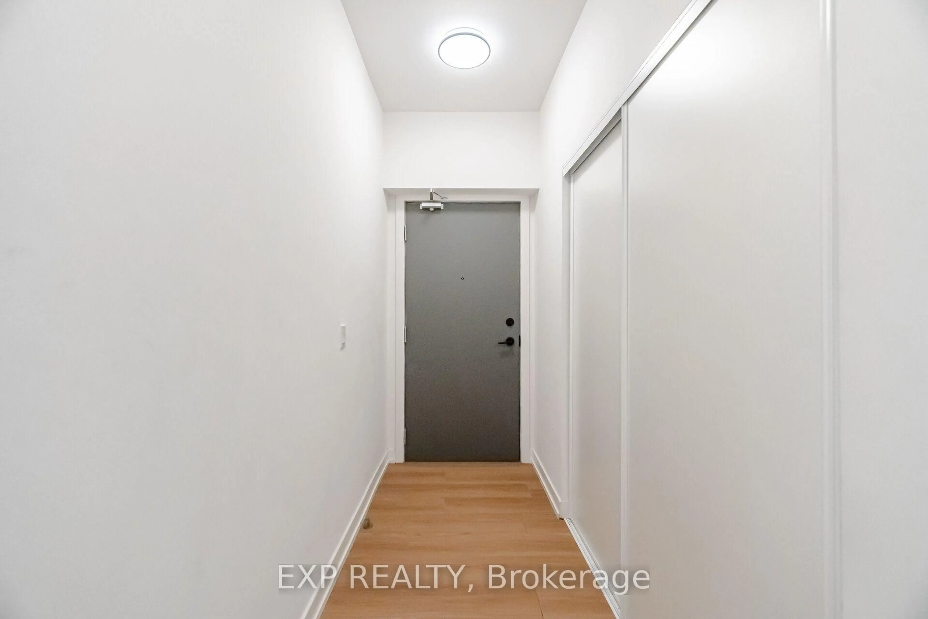 Indoor entryway for 1010 Dundas St #203, Whitby Ontario L1N 2K2