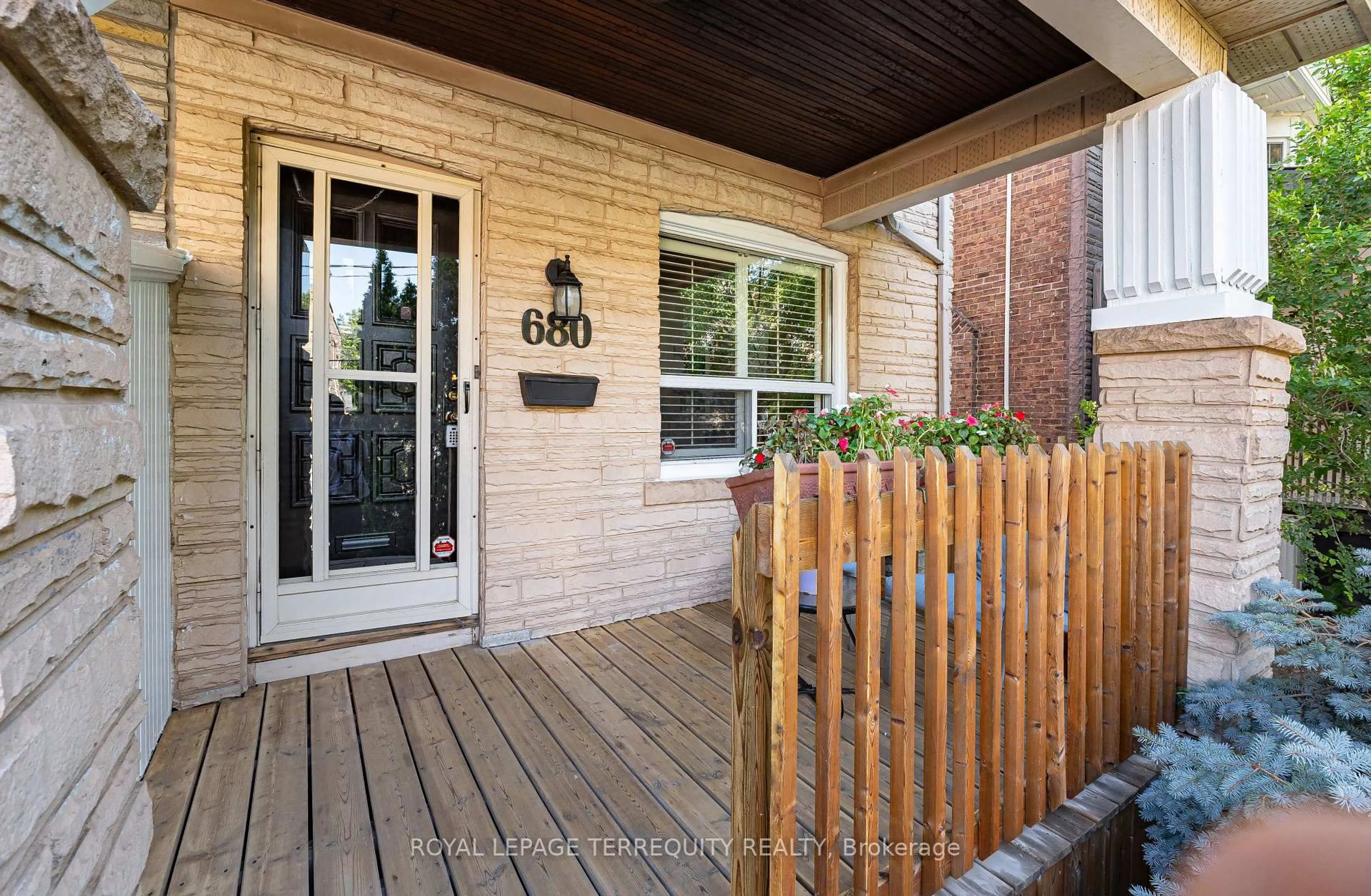 Indoor entryway for 680 Woodbine Ave, Toronto Ontario M4E 2J1