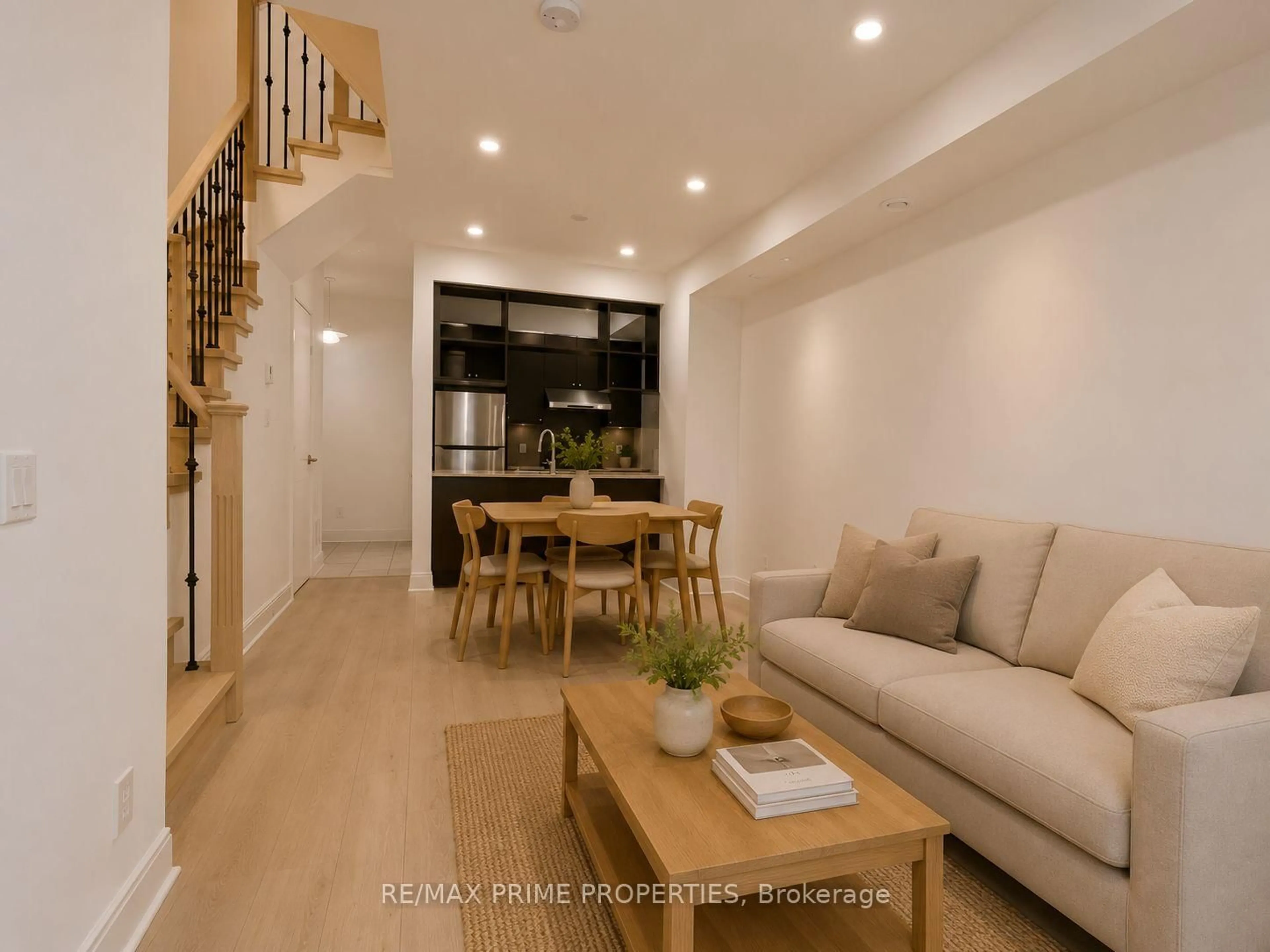 Living room with furniture, unknown for 315 Village Green Sq #Th69, Toronto Ontario M1S 0L2