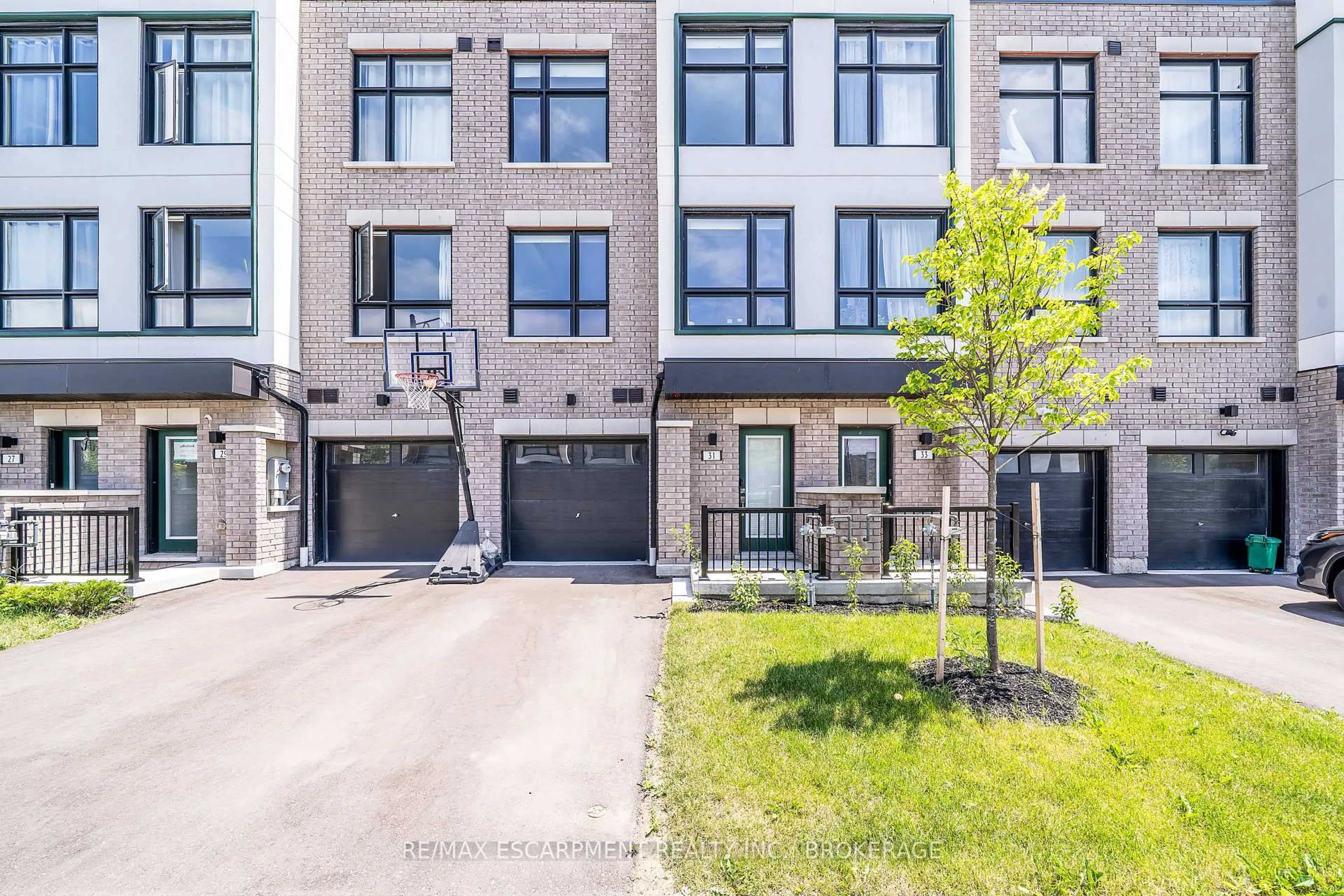 Unknown for 31 Pegler St, Ajax Ontario L1S 7M3