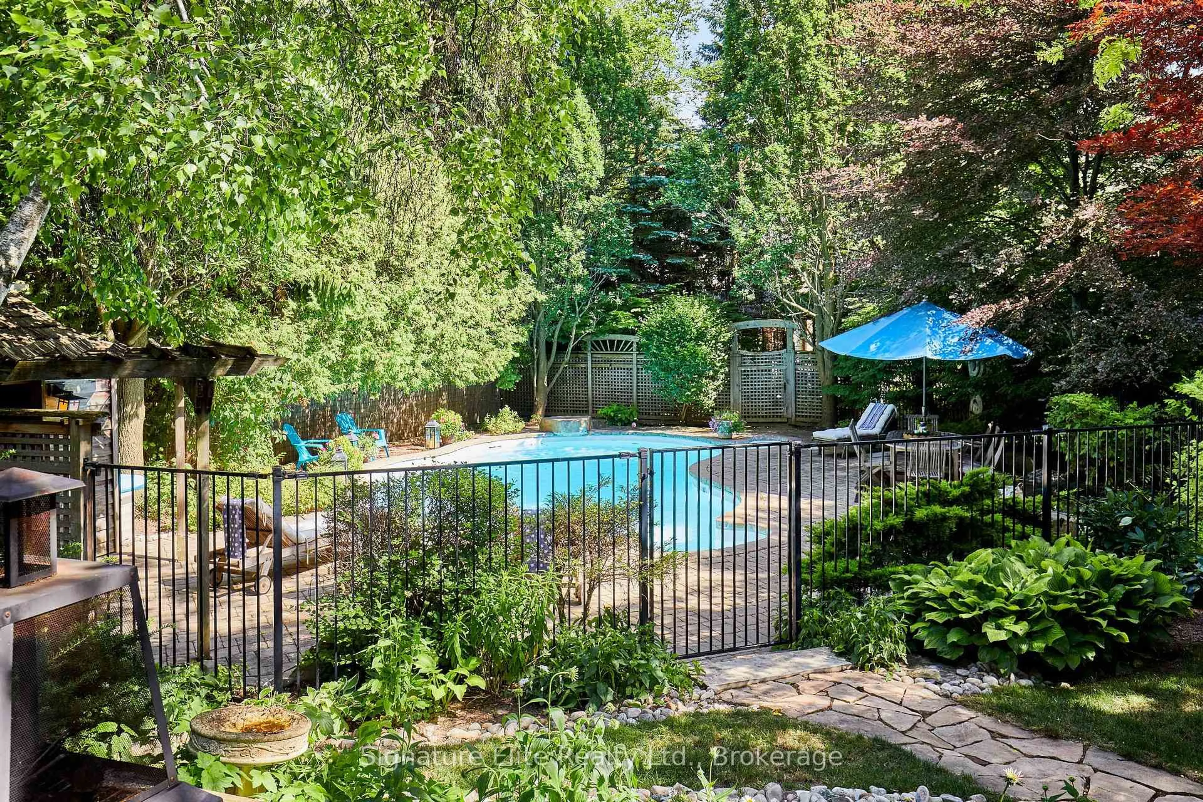 Pool for 1 Pine Ridge Dr, Toronto Ontario M1M 2X2