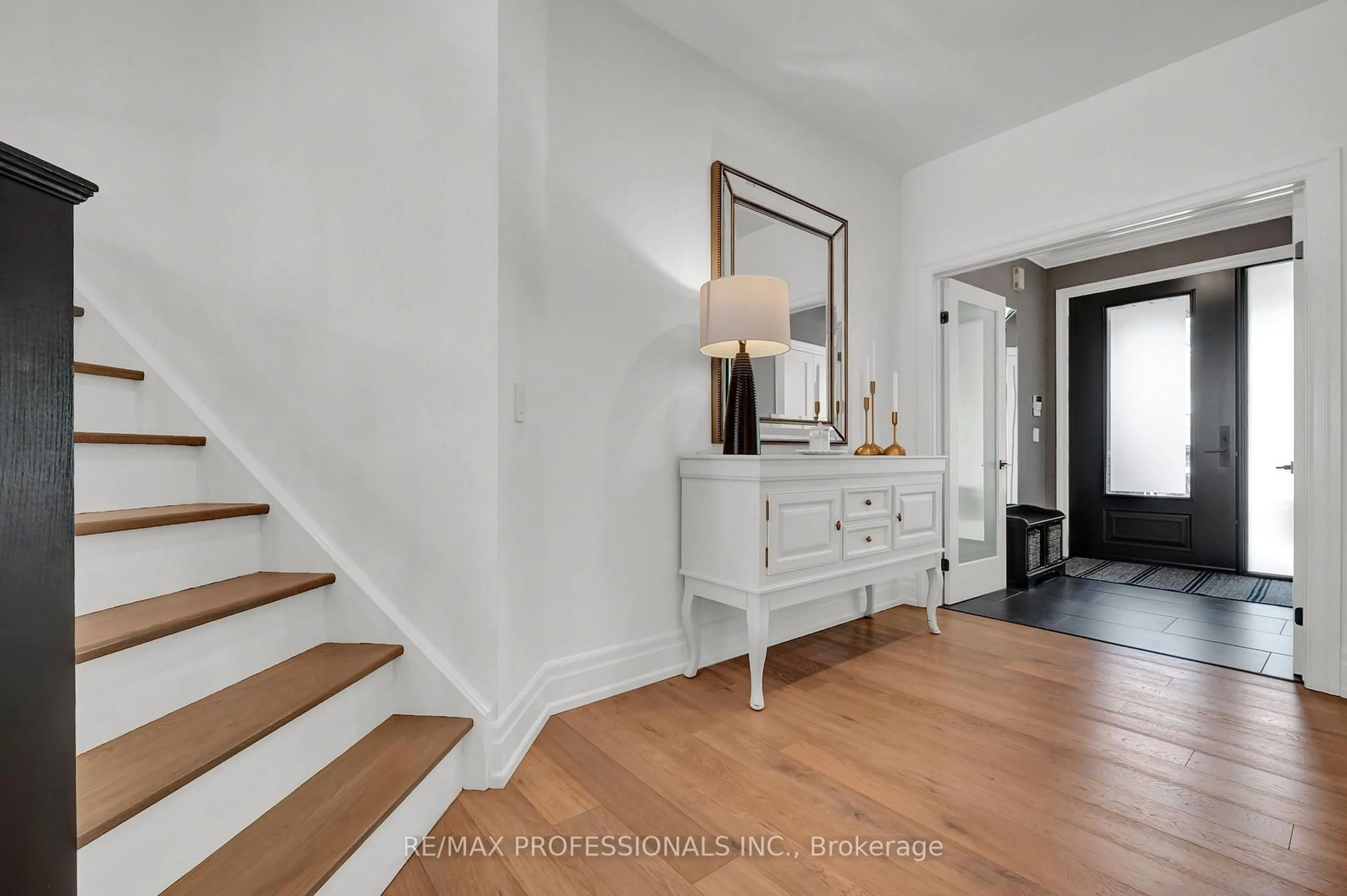 Indoor entryway for 11 Tweedie Cres, Whitby Ontario L1P 1X4