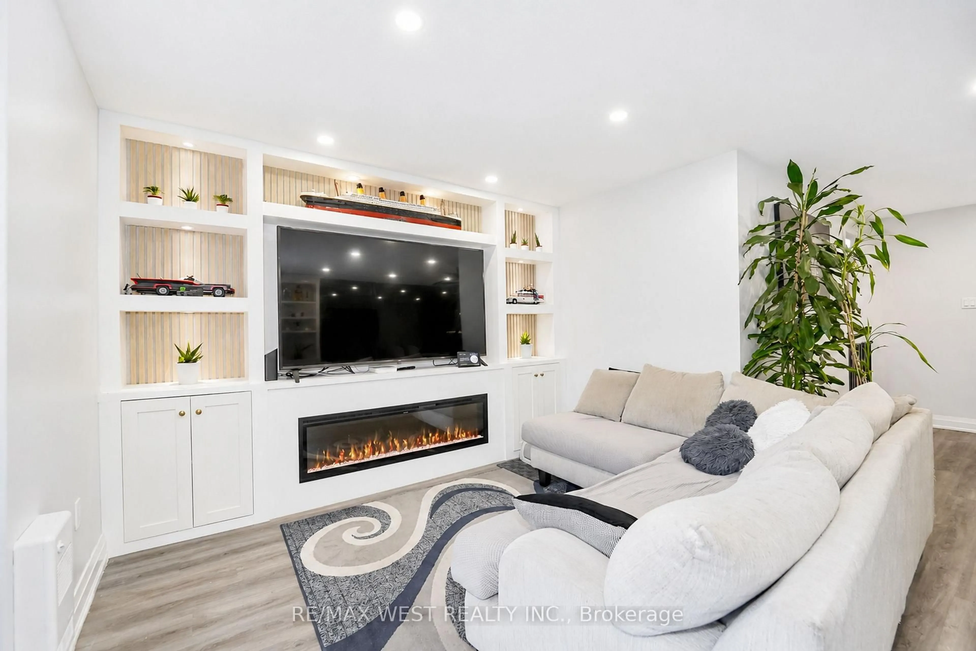 Living room with furniture, unknown for 50 Scarborough Golf Club Rd #159, Toronto Ontario M1M 3T5