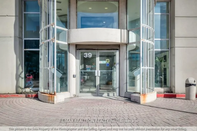 39 Kimbercroft Crt #105, Toronto 2
