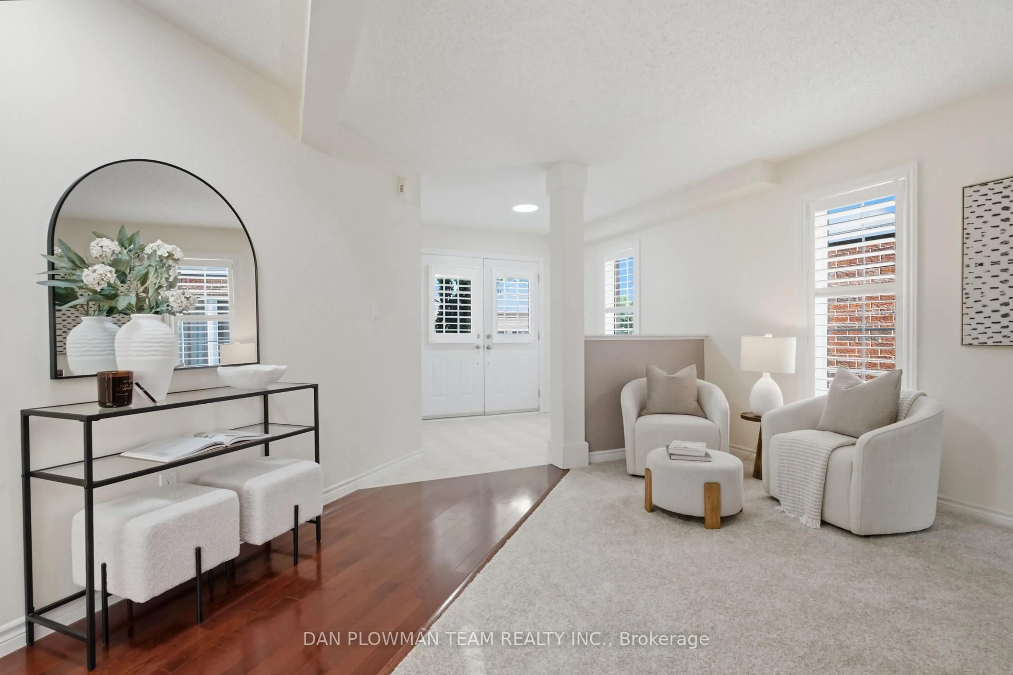 Indoor entryway for 679 Oxbow Cres, Oshawa Ontario L1K 3A7