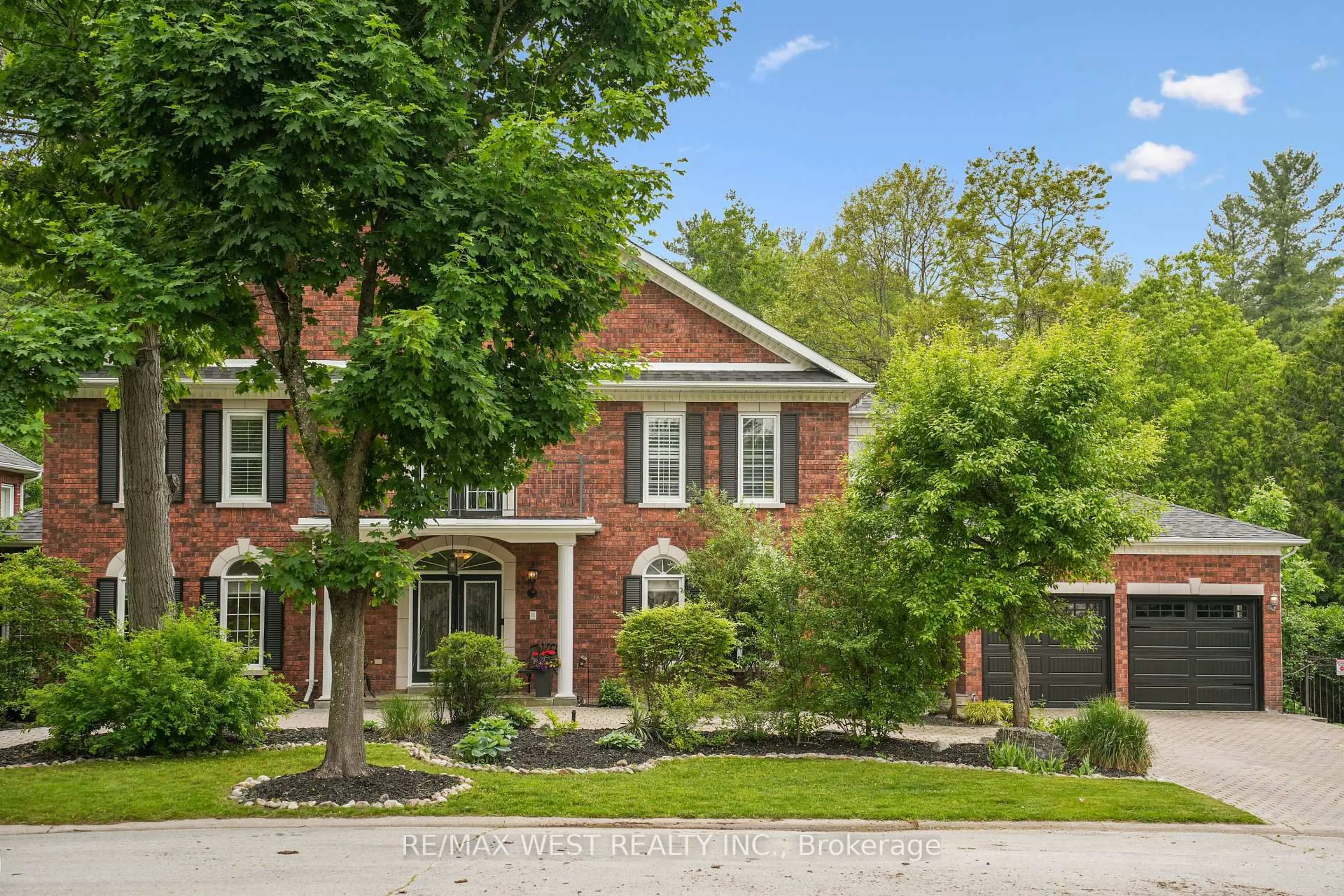 Home with brick exterior material, street for 81 Woodview Dr, Pickering Ontario L1V 1L1