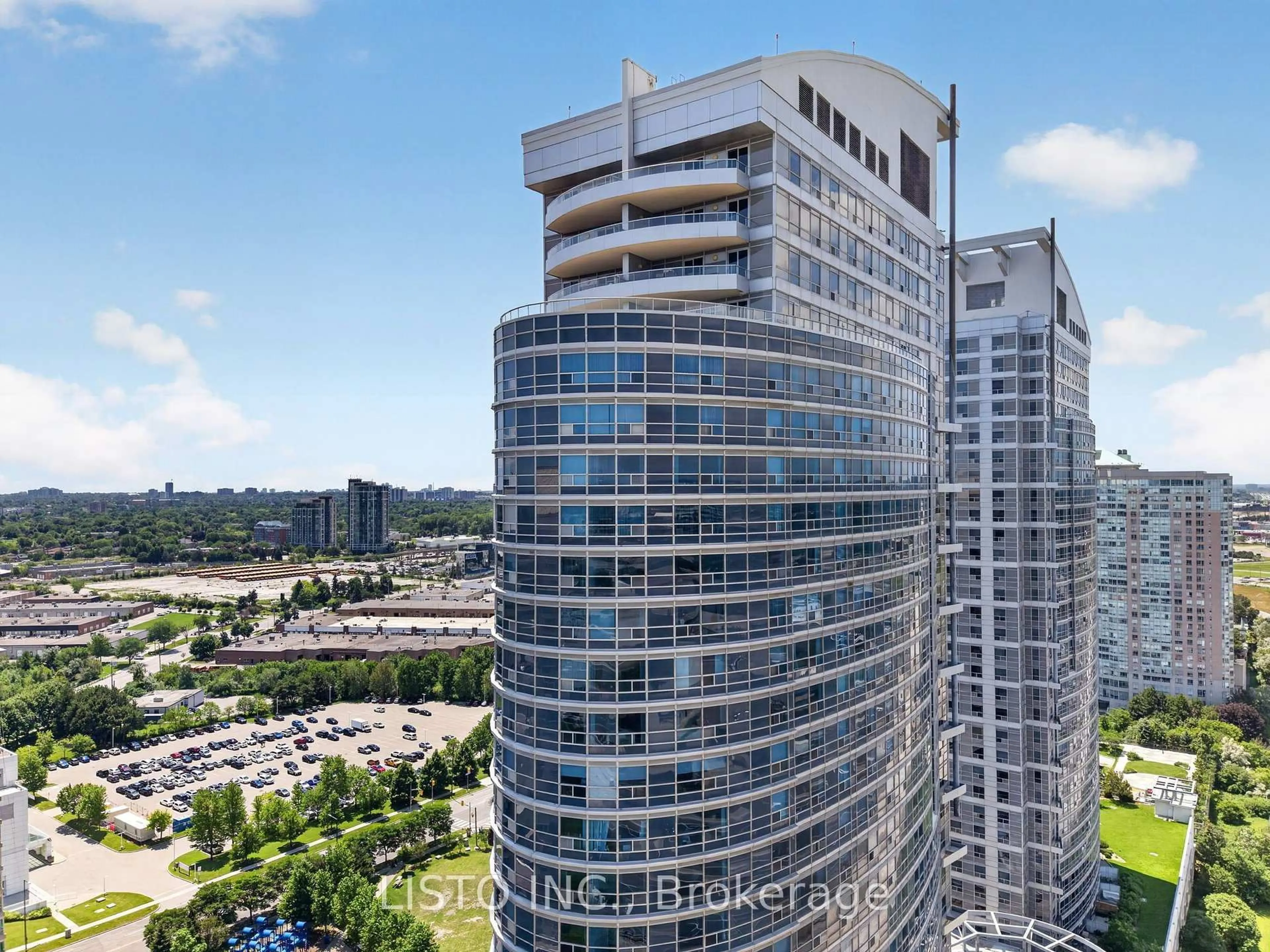 A pic from outside/outdoor area/front of a property/back of a property/a pic from drone, city buildings view from balcony for 38 Lee Centre Dr, Toronto Ontario M1H 3J7