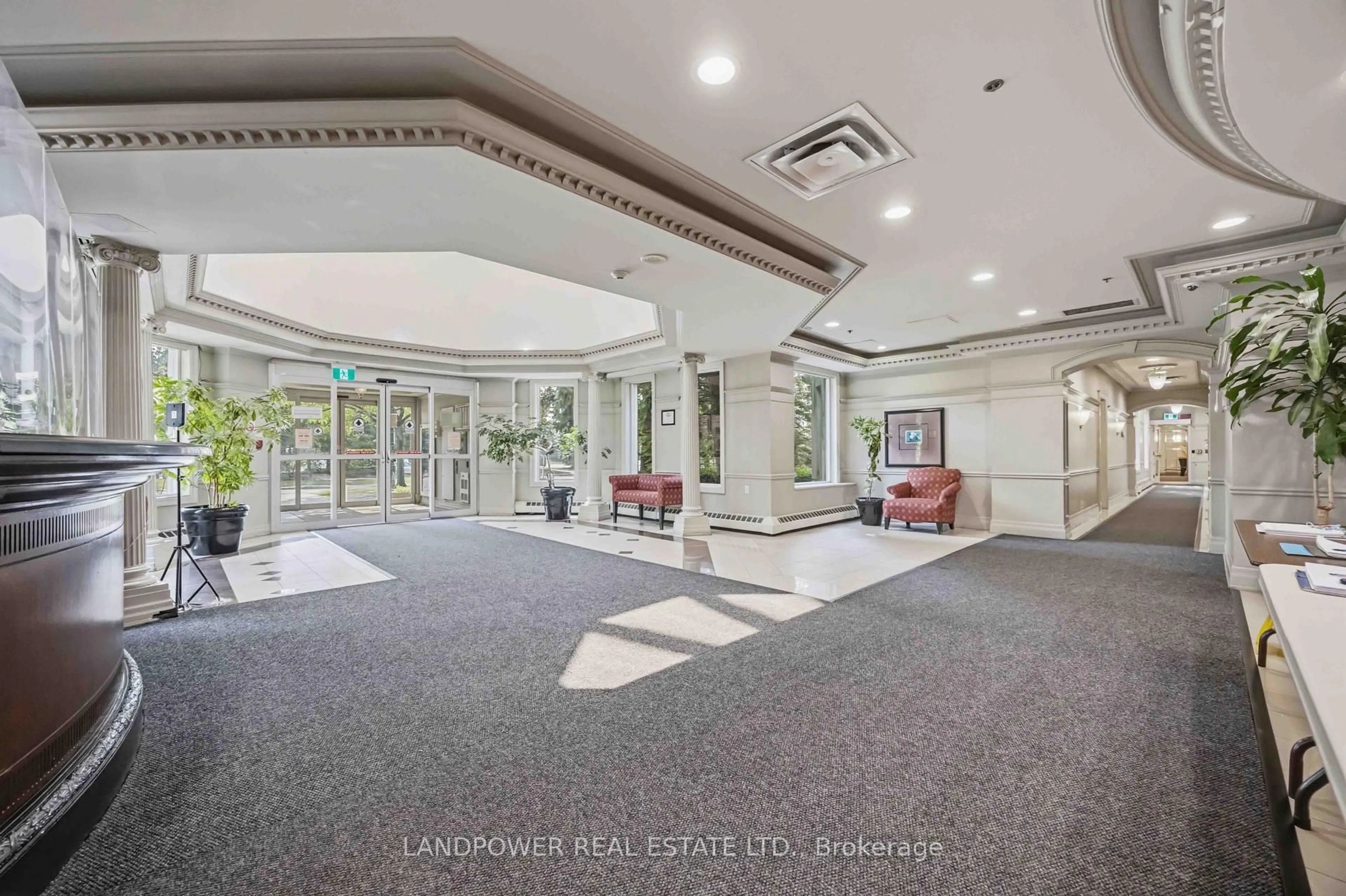 Indoor foyer for 5039 Finch Ave #1807, Toronto Ontario M1S 5L6