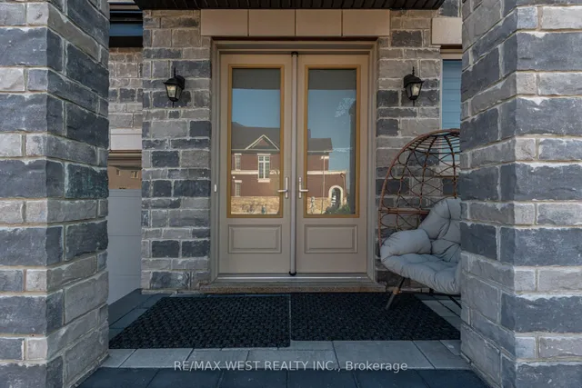 2688 Sapphire Dr, Pickering 3