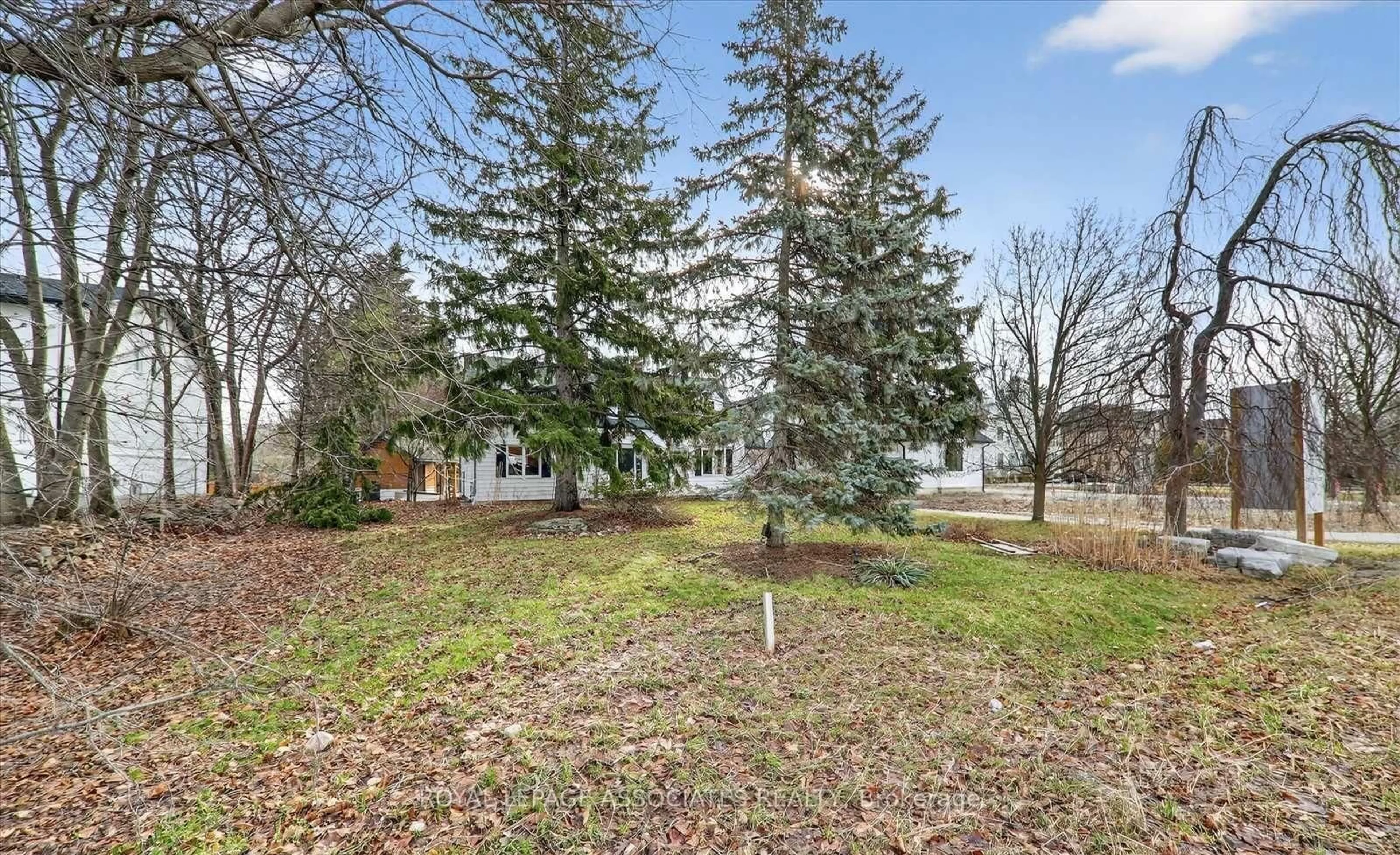 A pic from outside/outdoor area/front of a property/back of a property/a pic from drone, unknown for 1485 Altona Rd, Pickering Ontario L1V 1M4