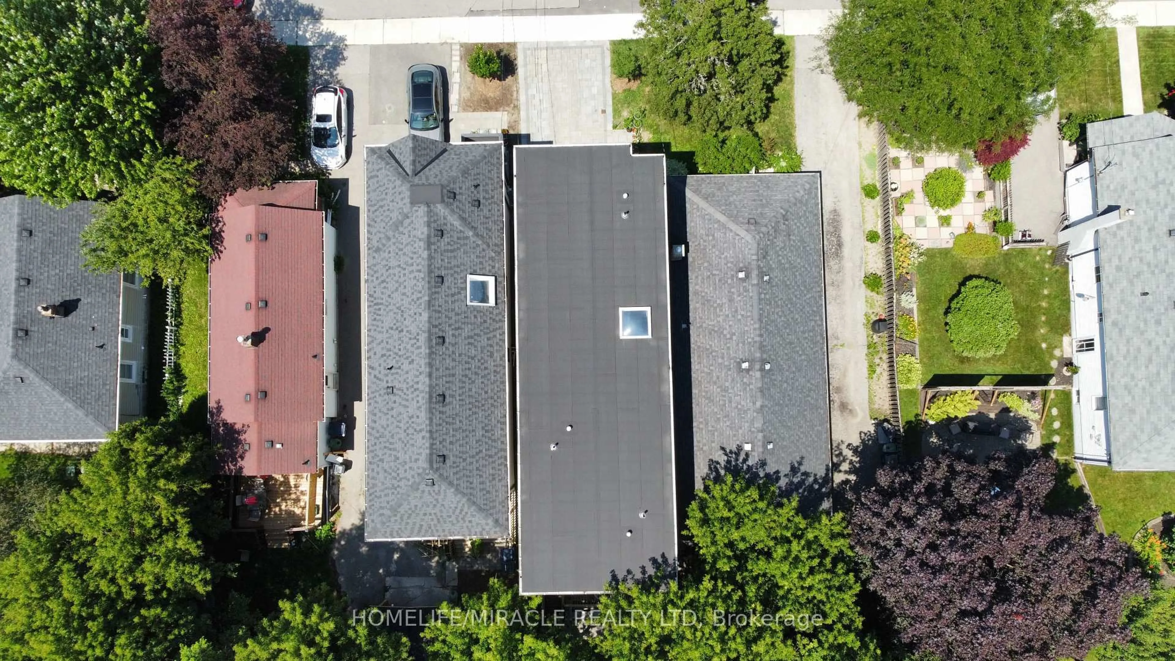 A pic from outside/outdoor area/front of a property/back of a property/a pic from drone, street for 49 Butterworth Ave, Toronto Ontario M1L 1H4