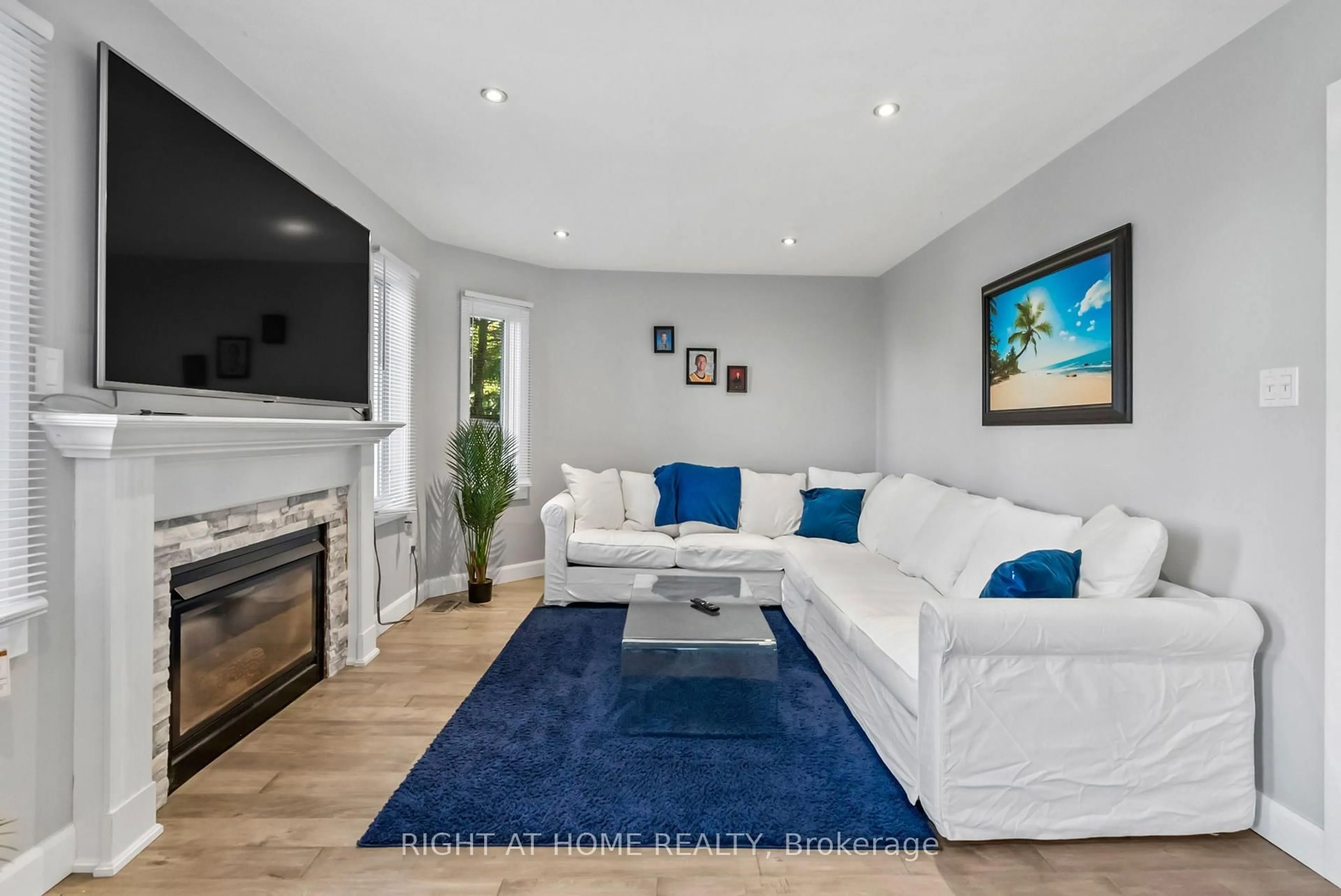 Living room with furniture, unknown for 1040 Beaver Valley Cres, Oshawa Ontario L1J 8N2