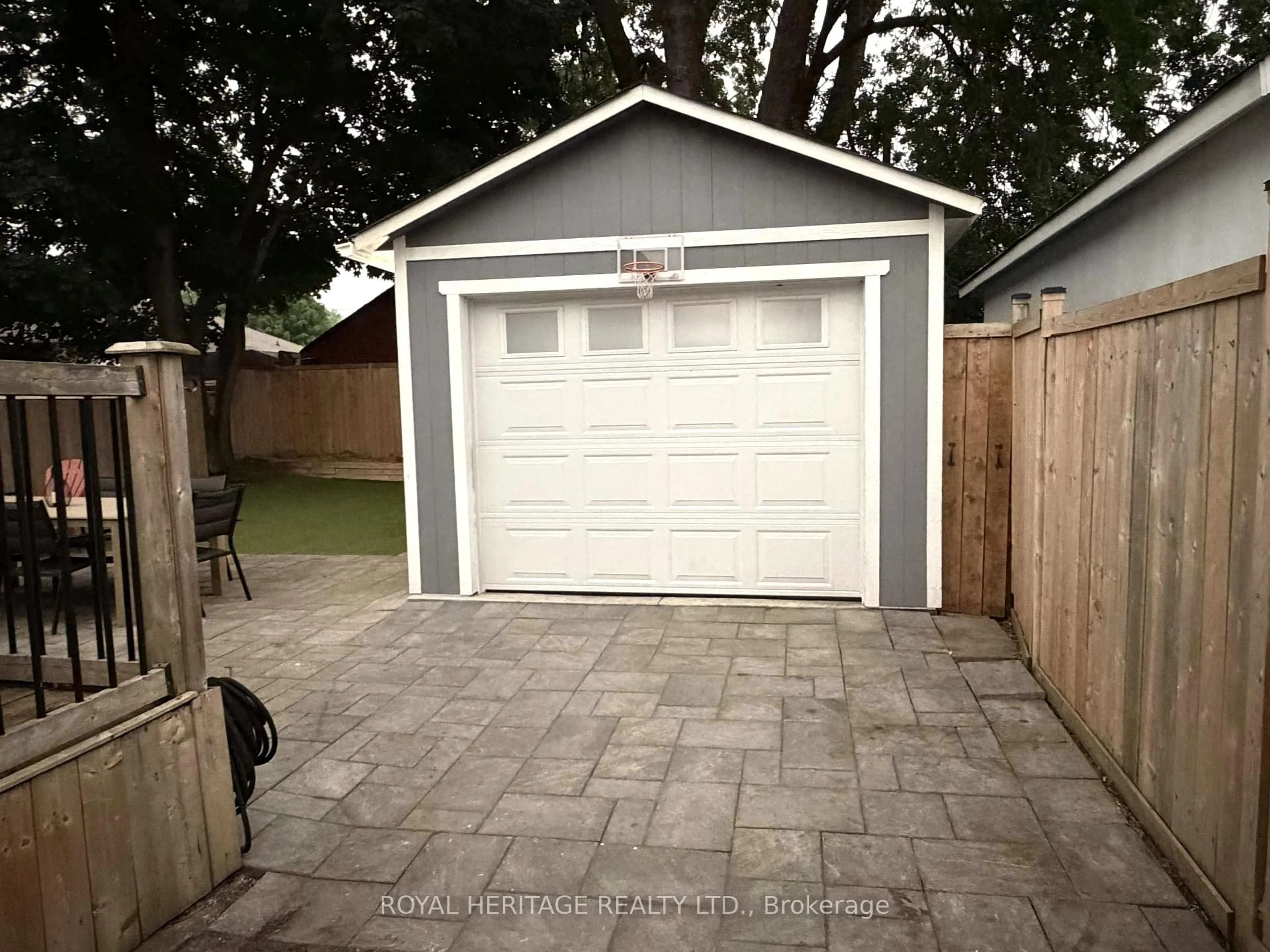 Shed for 221 Hibbert Ave, Oshawa Ontario L1J 1V4