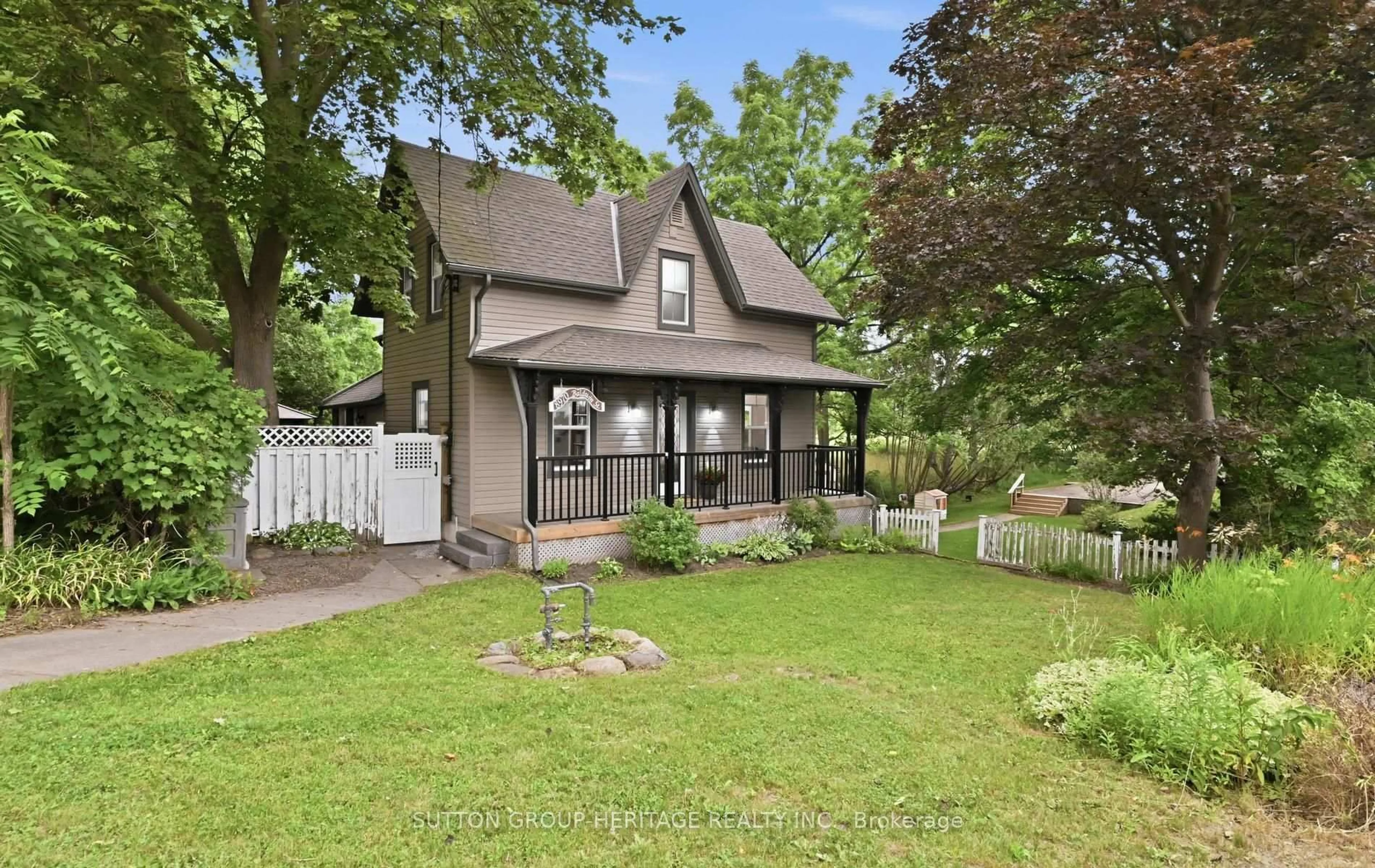 Home with vinyl exterior material, street for 8970 Baldwin St, Whitby Ontario L0B 1A0