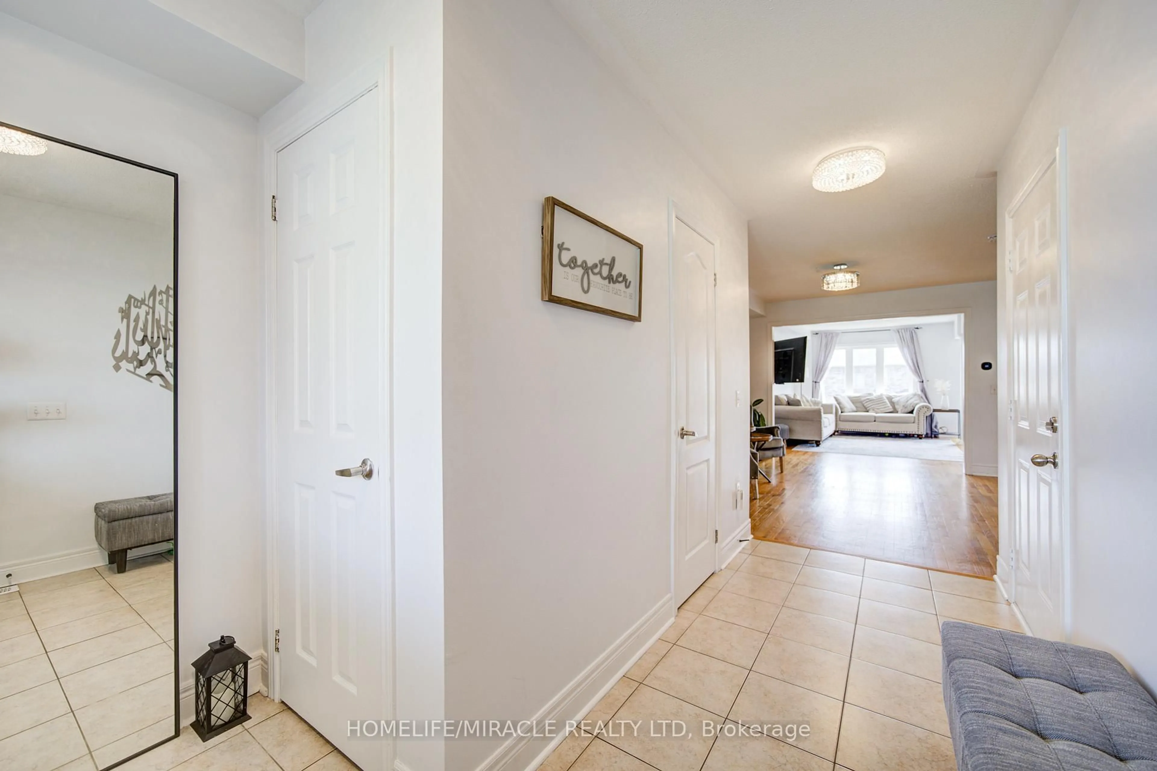 Indoor entryway for 57 Kersey Cres, Clarington Ontario L1E 0A5