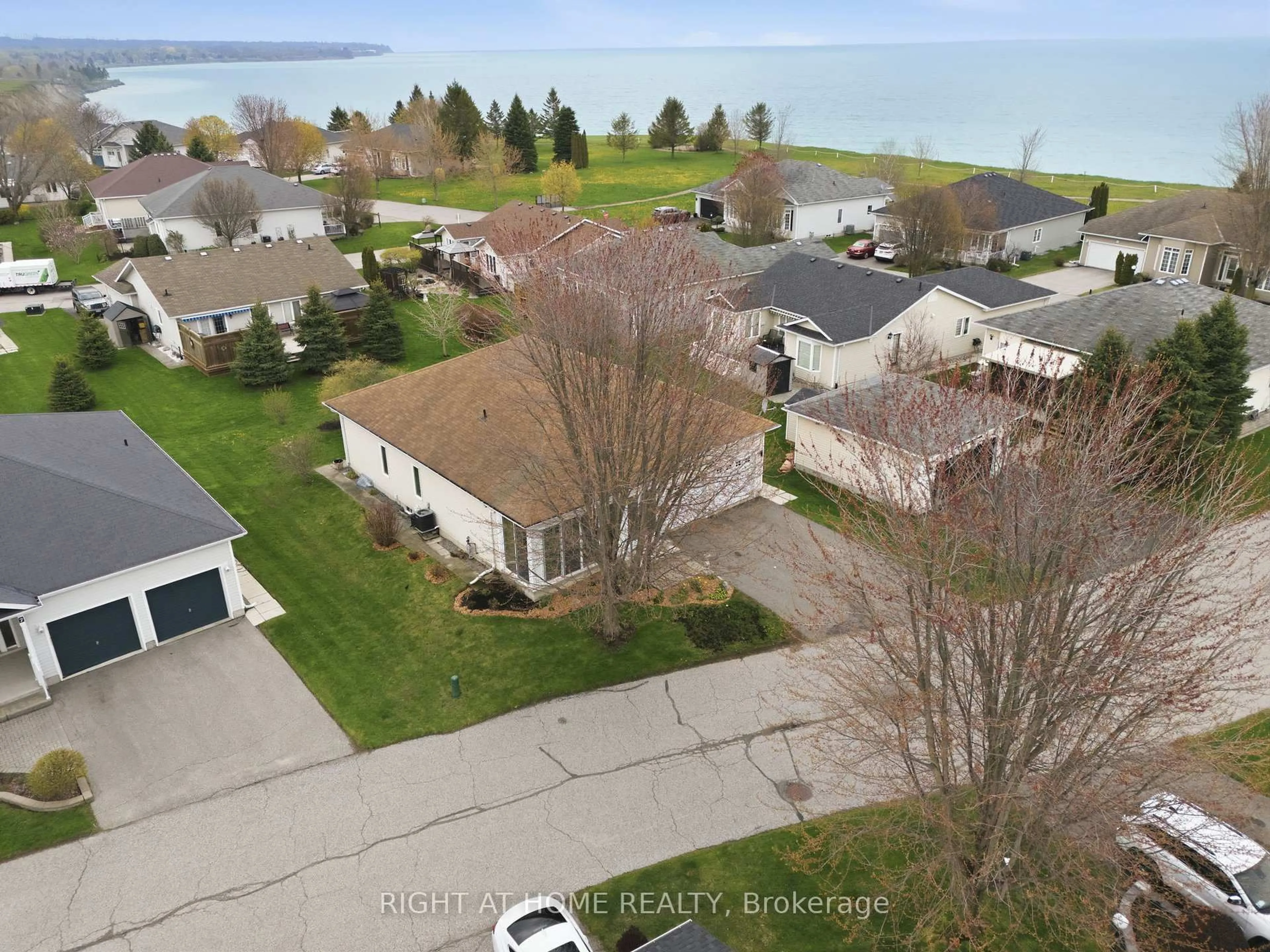 A pic from outside/outdoor area/front of a property/back of a property/a pic from drone, water/lake/river/ocean view for 5 Park Place Lane, Clarington Ontario L1B 0B2