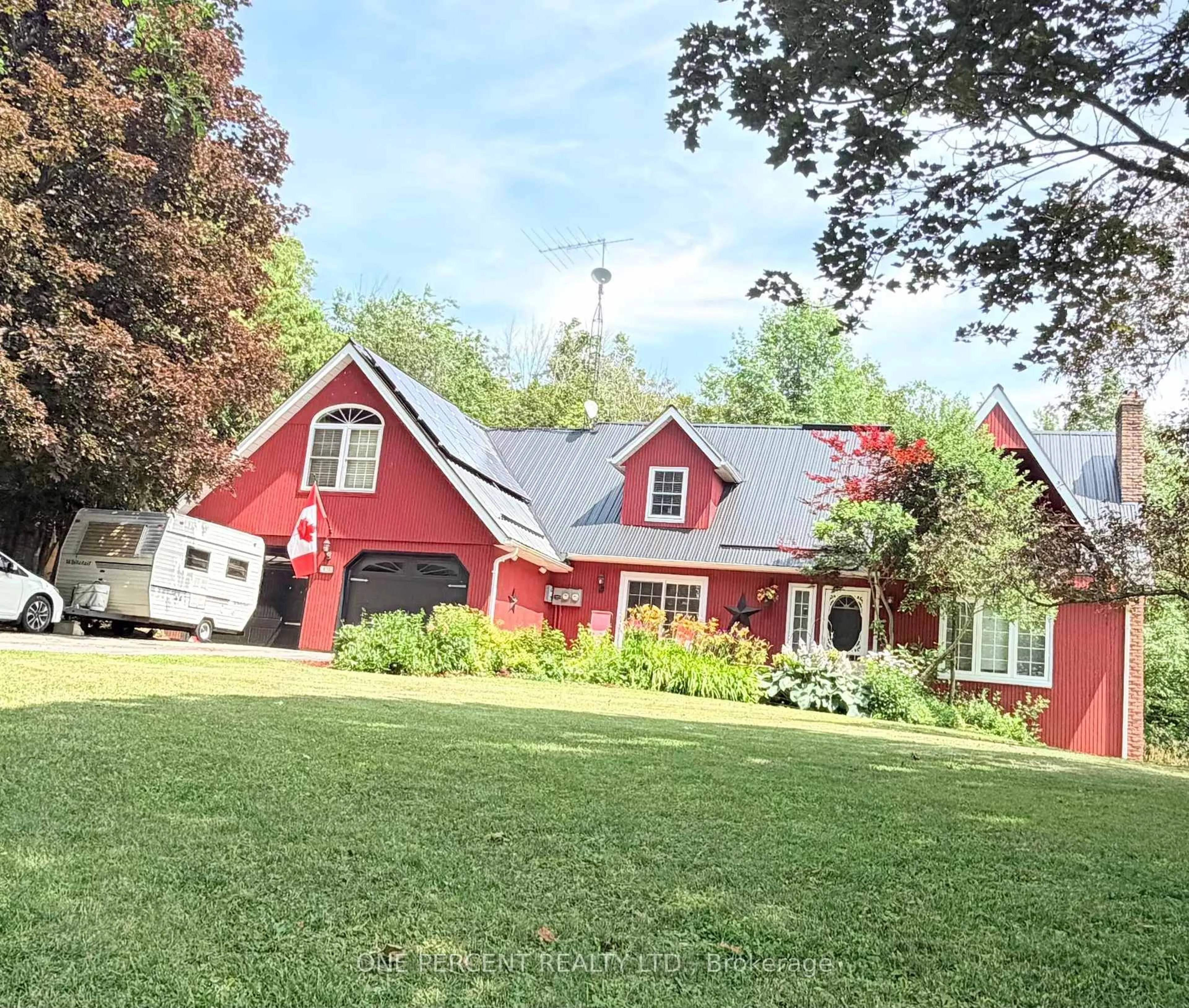 A pic from outside/outdoor area/front of a property/back of a property/a pic from drone, mountain view for 439 Fralicks Beach Rd, Scugog Ontario L9L 1B6
