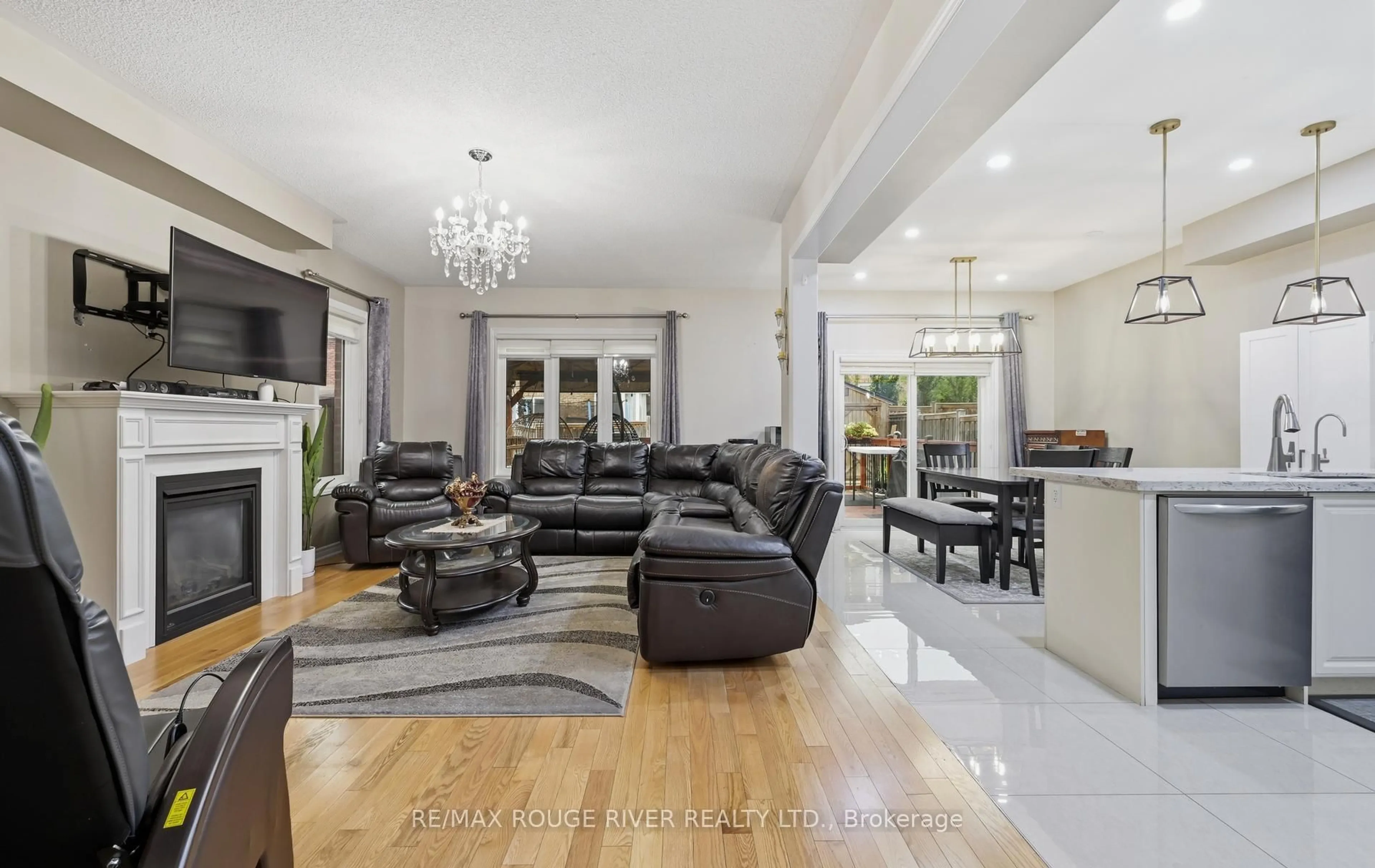 Living room with furniture, unknown for 886 Groveland Ave, Oshawa Ontario L1K 0W1