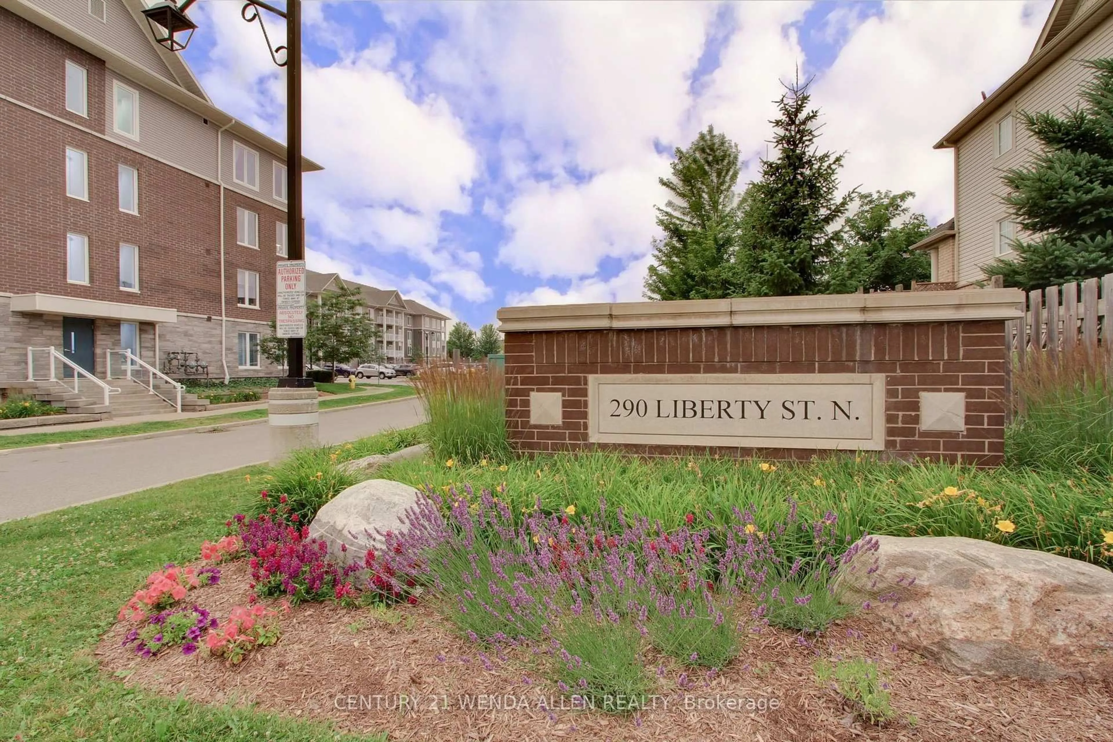Unknown for 290 Liberty St, Clarington Ontario L1C 0H3