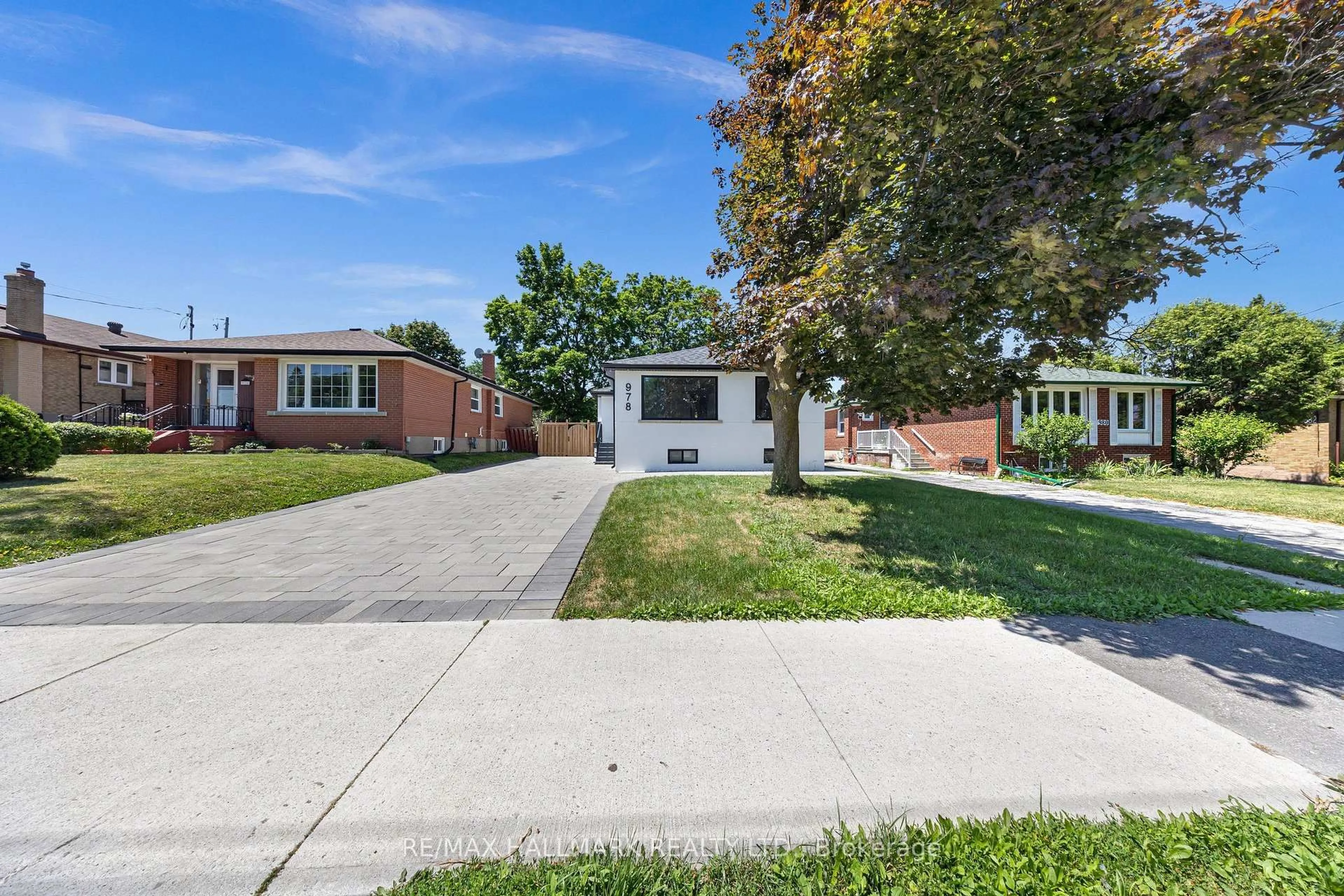 Unknown for 978 Midland Ave, Toronto Ontario M1K 4G6