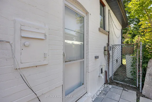 978 Midland Ave, Toronto 5
