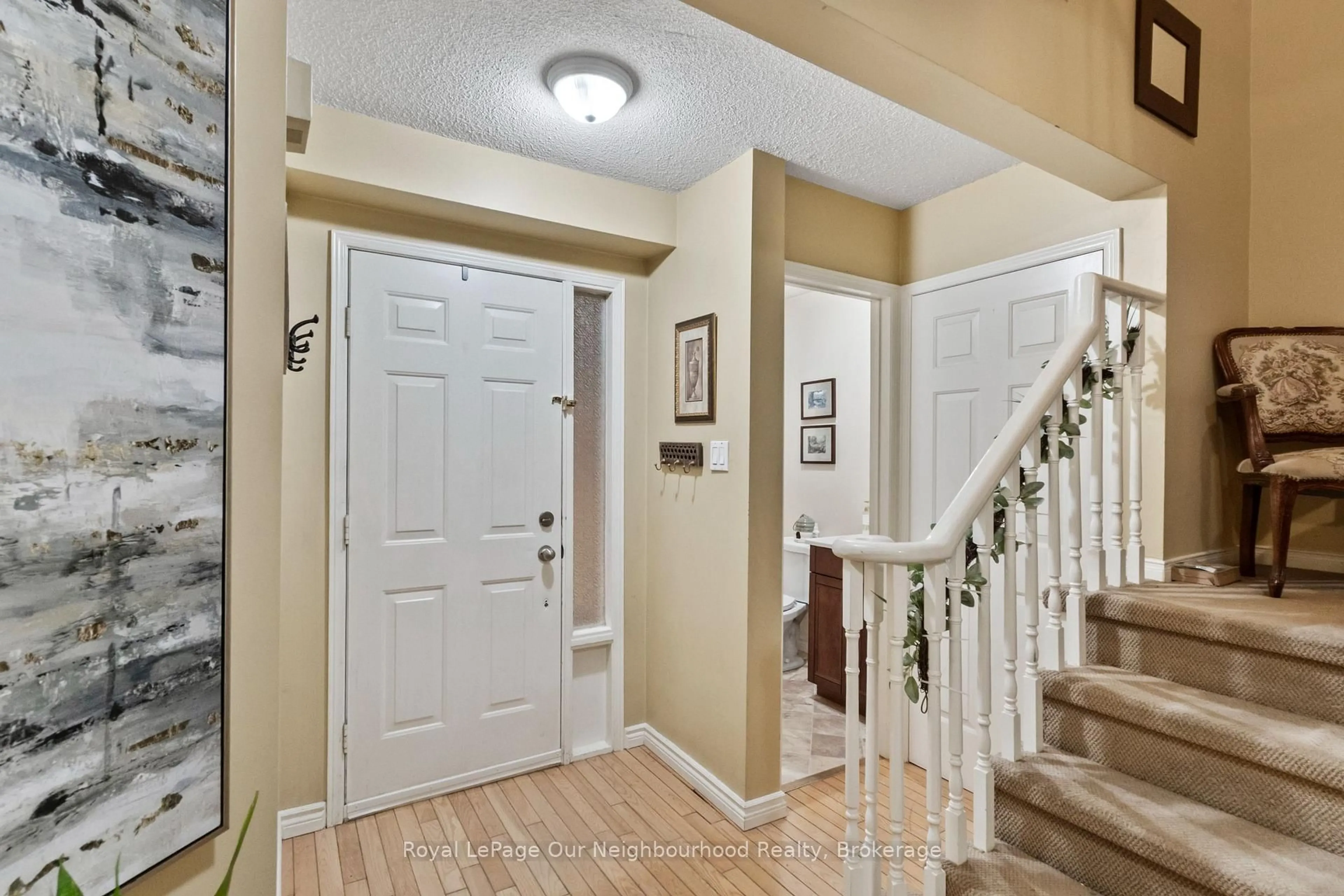 Indoor entryway for 23 Woodward Dr, Whitby Ontario L1N 8X3