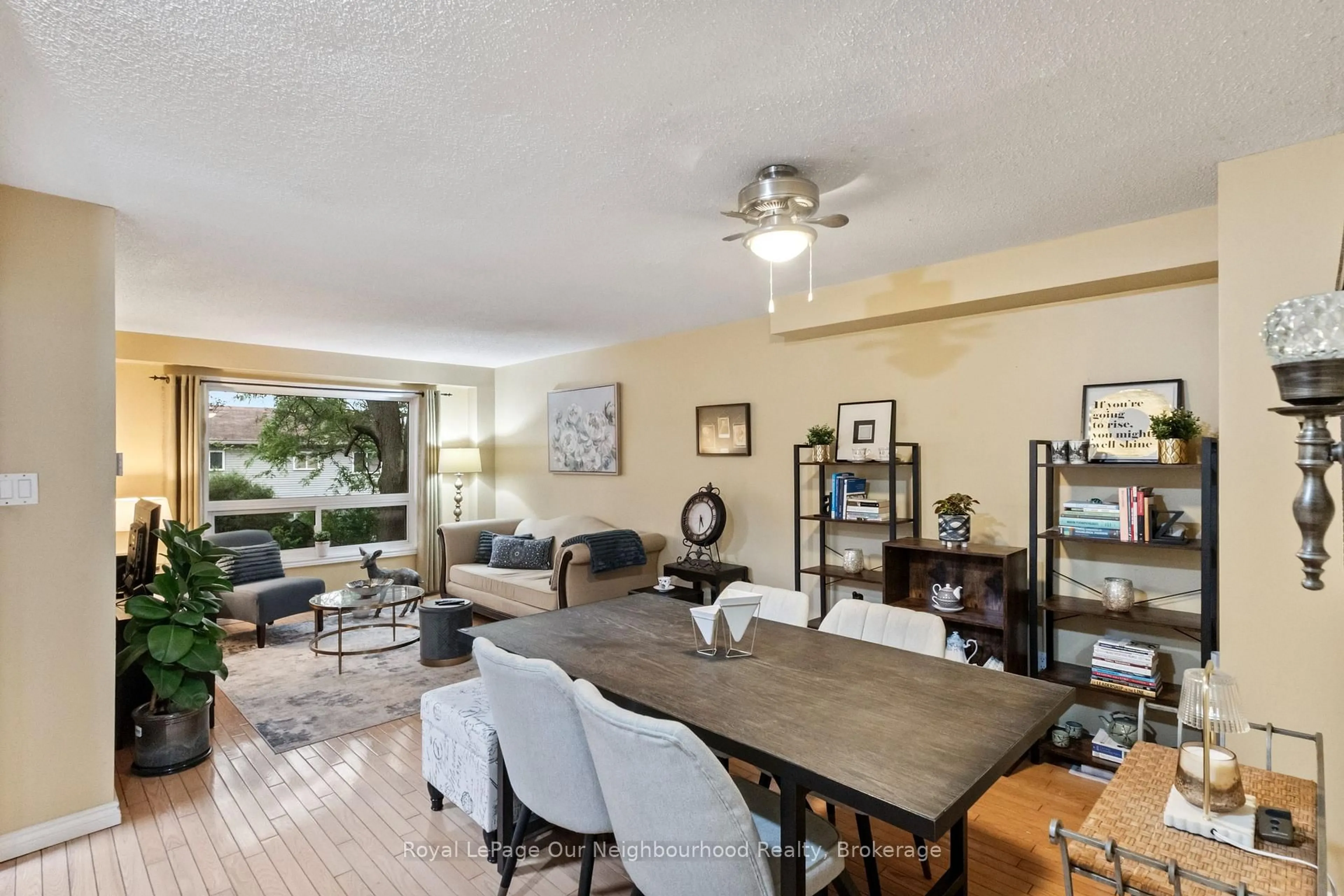 Living room with furniture, unknown for 23 Woodward Dr, Whitby Ontario L1N 8X3