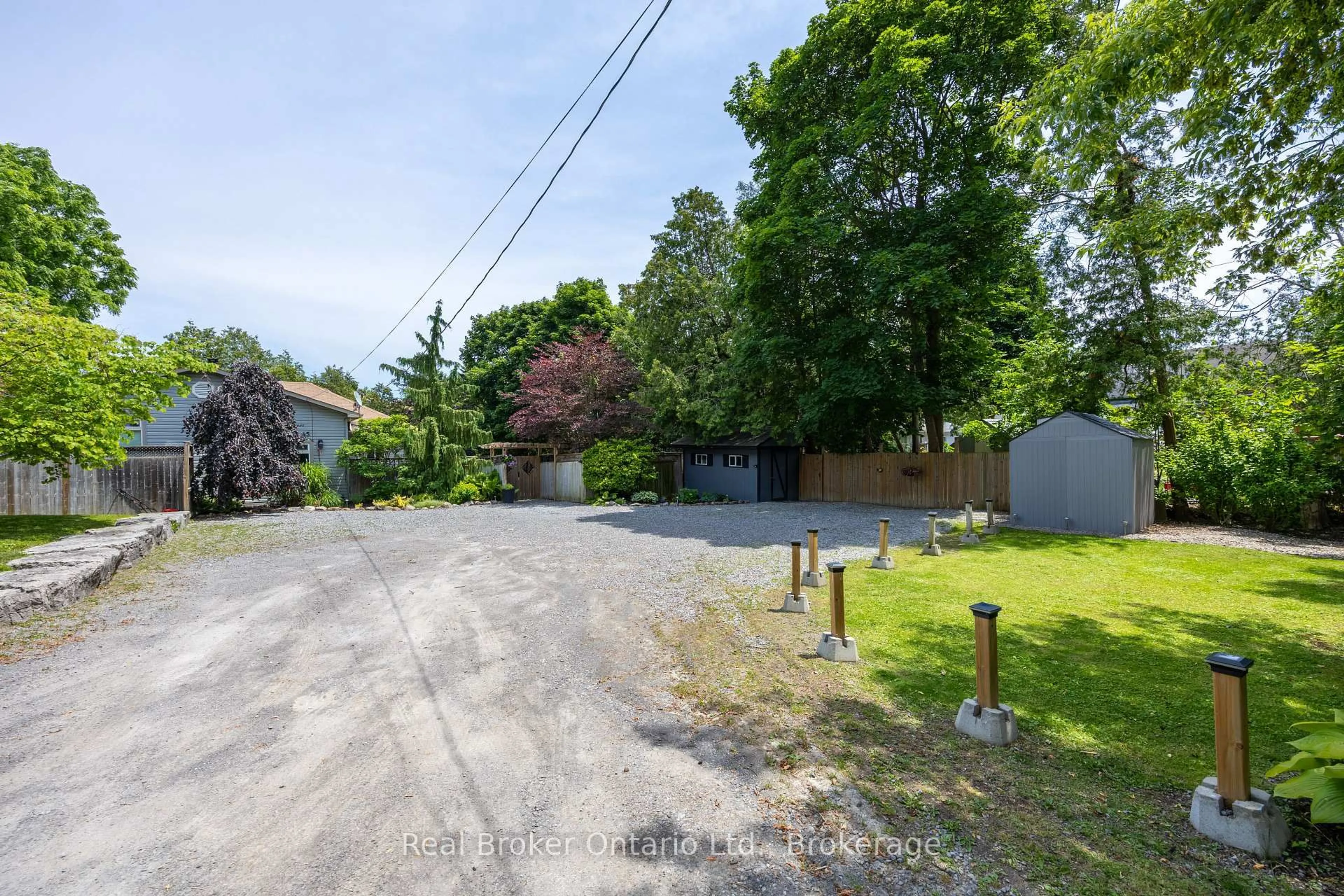 A pic from outside/outdoor area/front of a property/back of a property/a pic from drone, street for 45 Centre St, Clarington Ontario L1C 2Y2