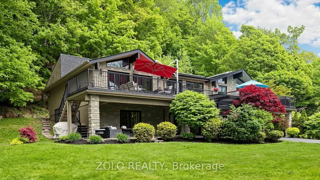 41 Meadowcliffe Dr, Toronto 3