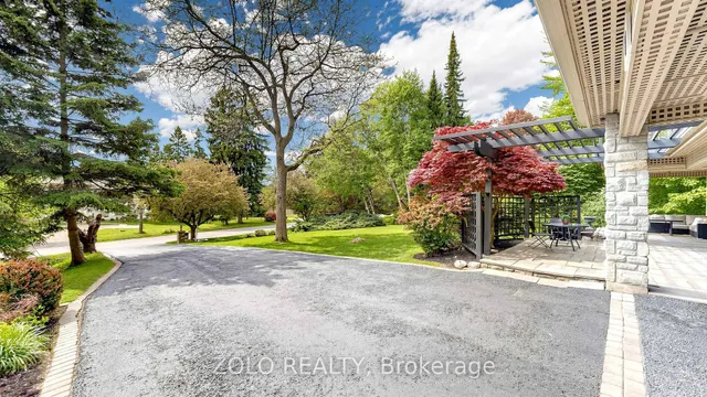 41 Meadowcliffe Dr, Toronto 5