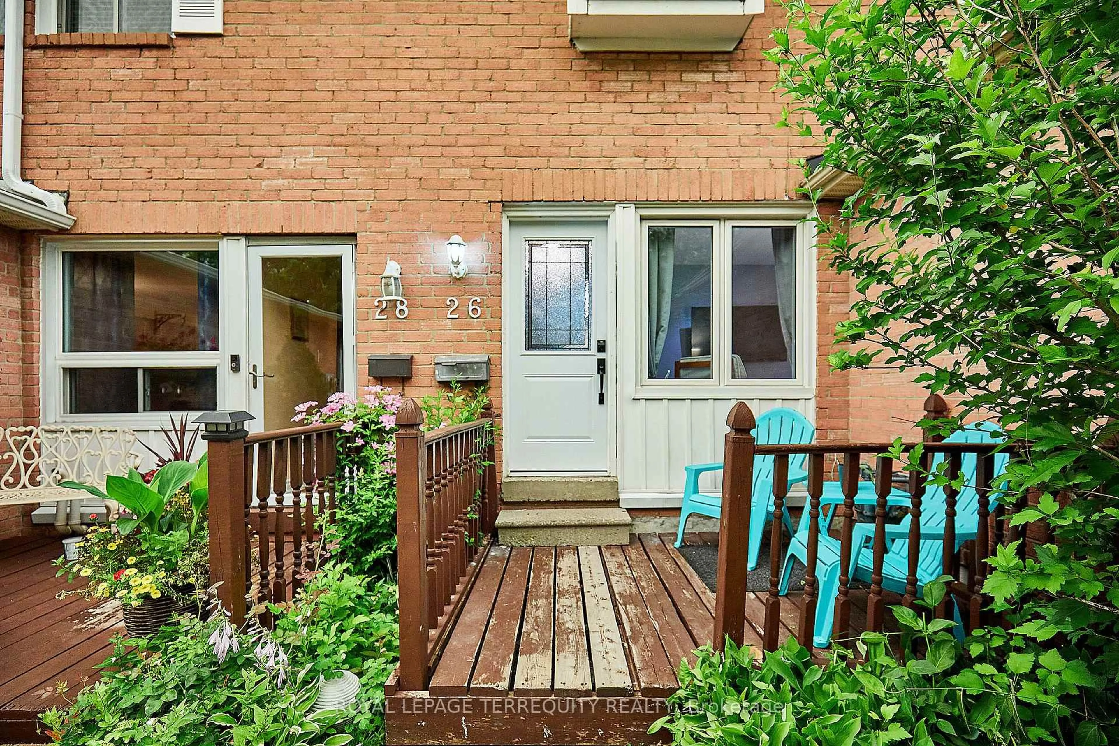 Patio, street for 26 Field Cres, Ajax Ontario L1Z 1A8
