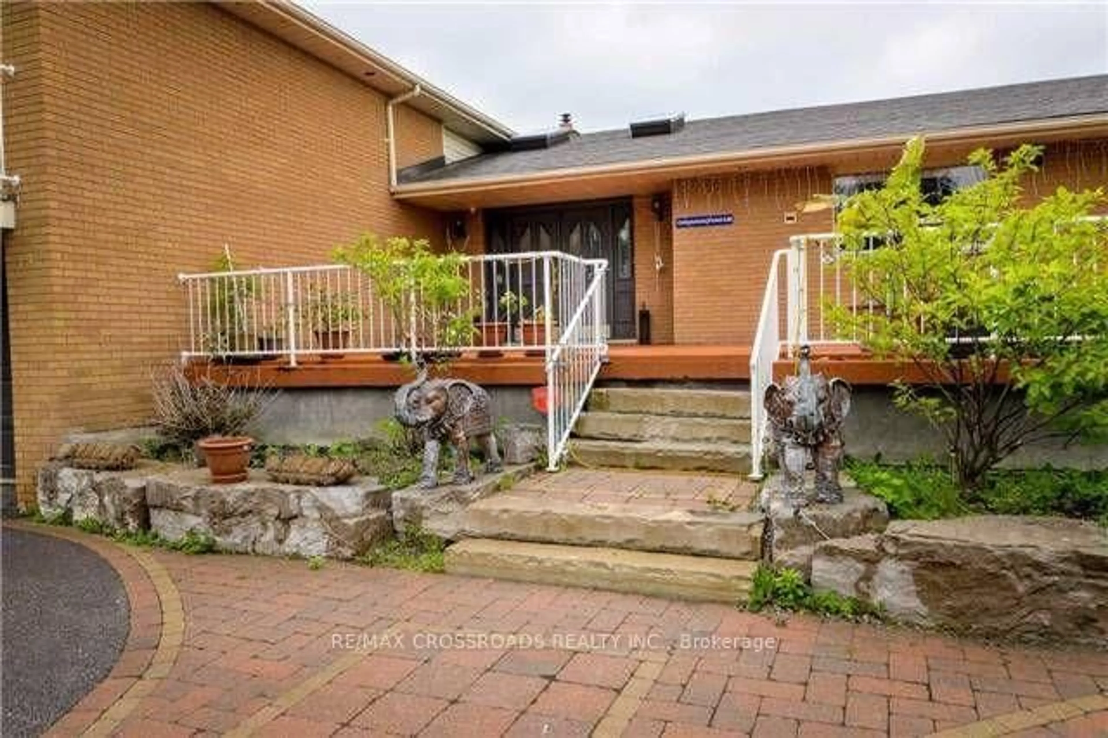 Patio, unknown for 3680 Westney Rd, Pickering Ontario L0H 1H0