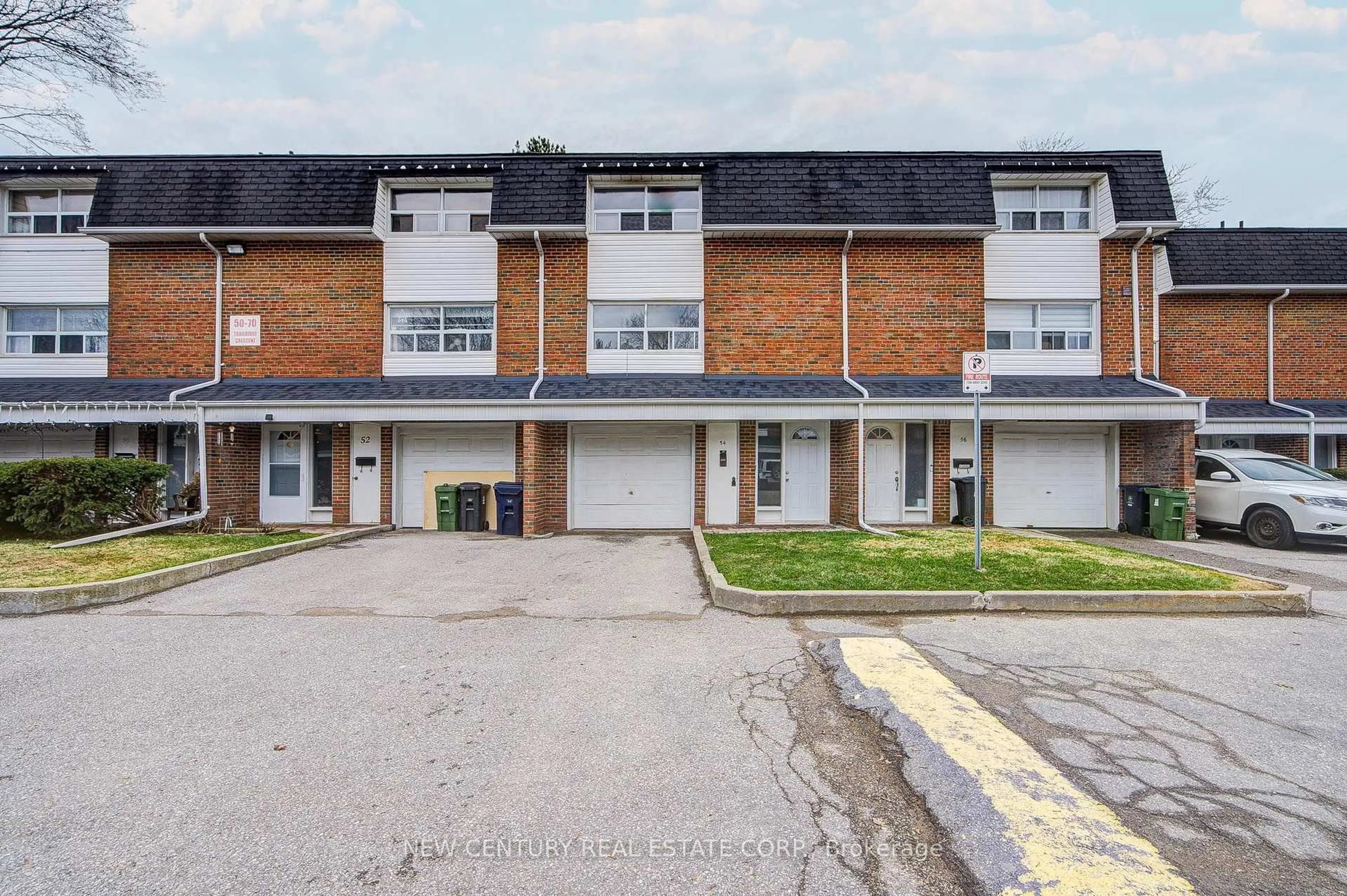 A pic from outside/outdoor area/front of a property/back of a property/a pic from drone, street for 54 TRAILRIDGE Cres, Toronto Ontario M1E 4C9
