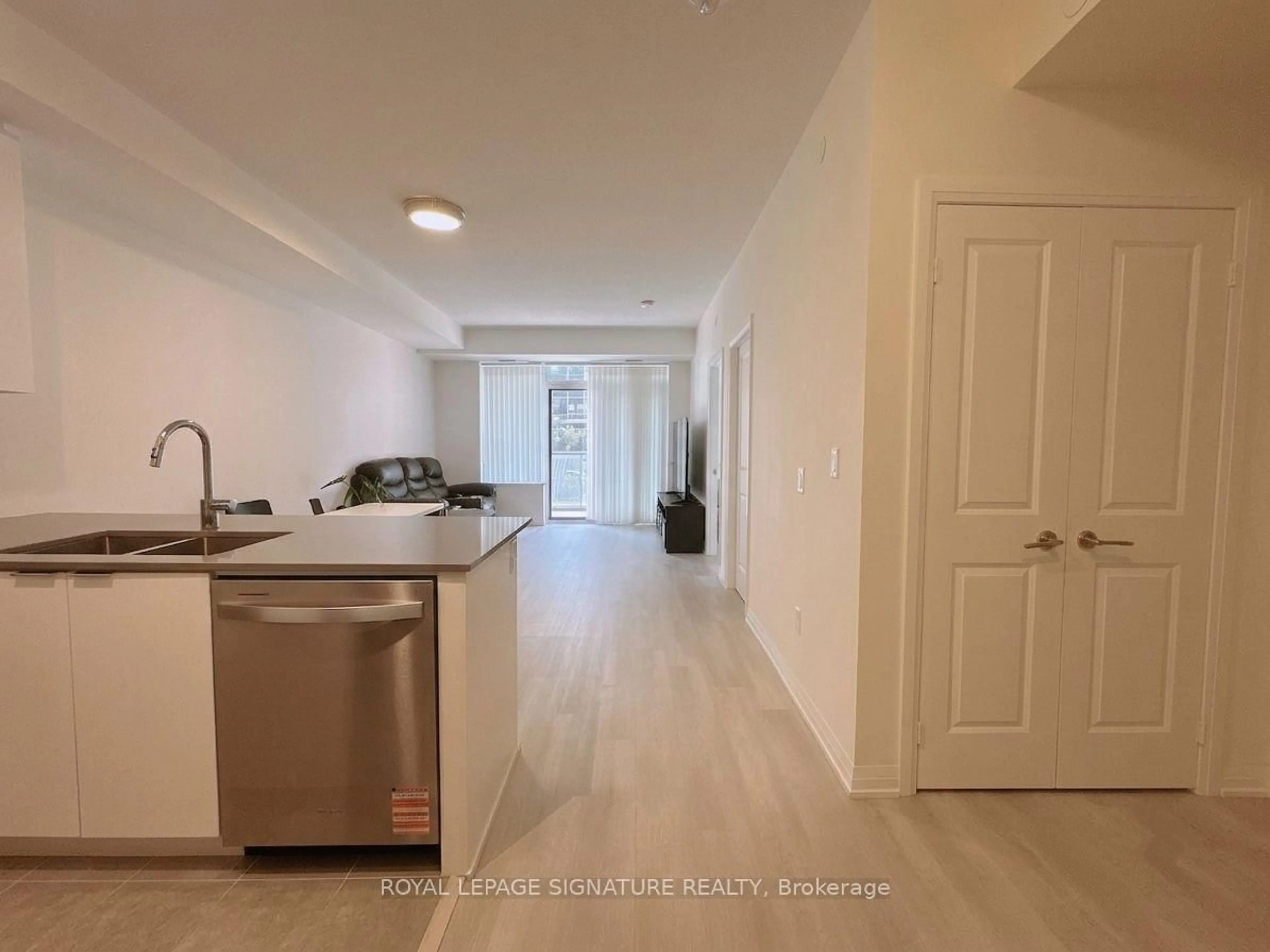 Unknown for 3270 Sheppard Ave #325, Toronto Ontario M1T 0B3