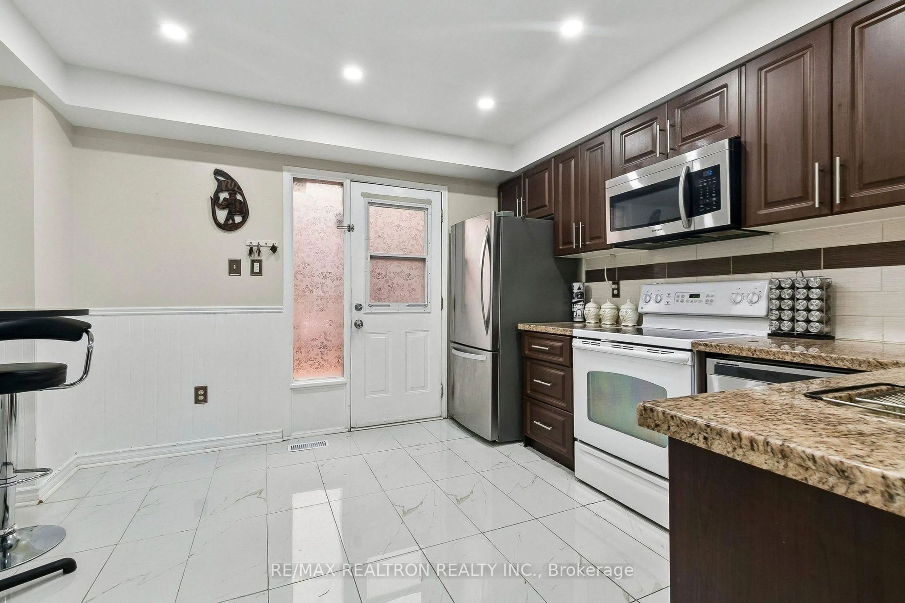 Unknown for 25 Hedge End Rd, Toronto Ontario M1B 5Z4