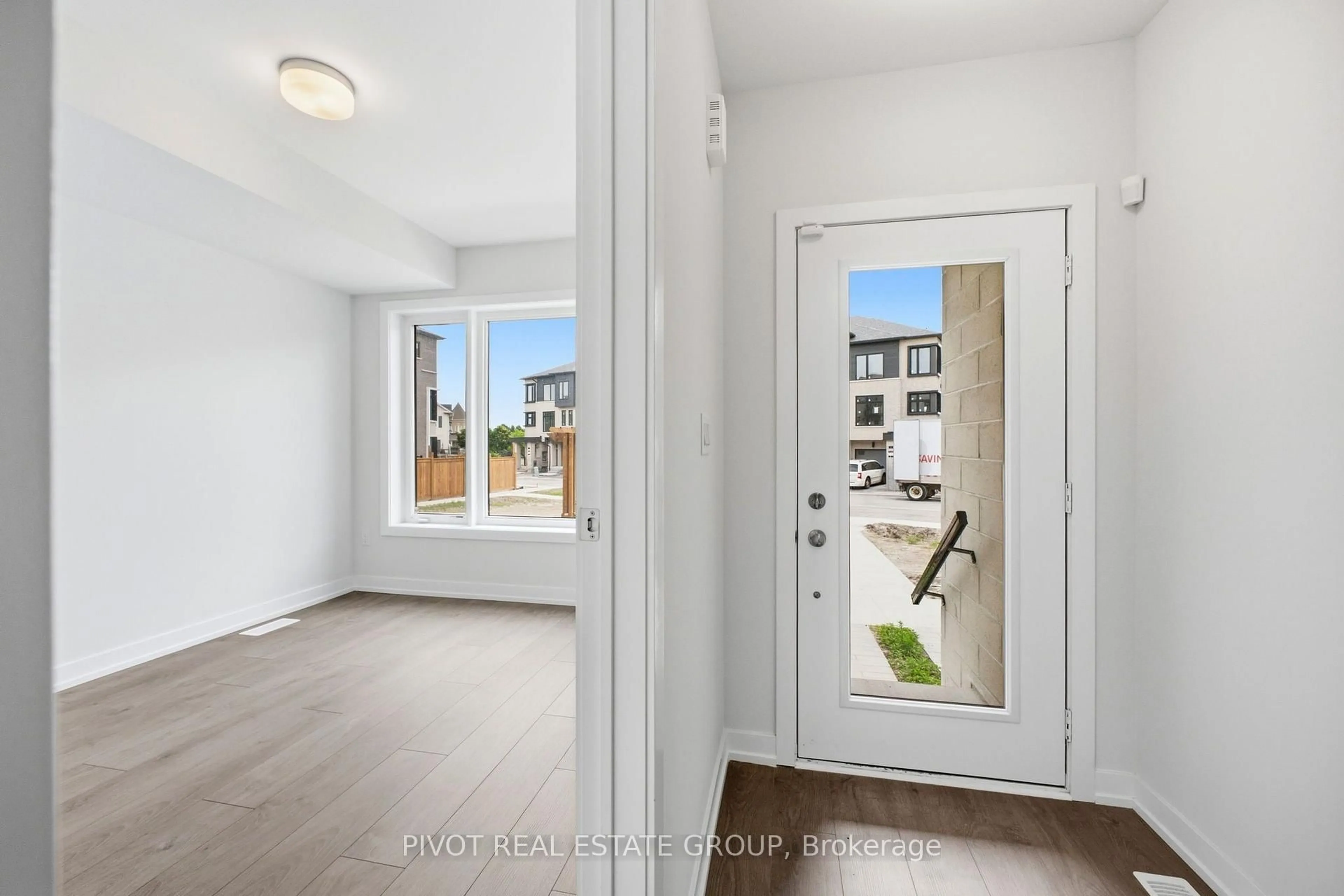 Indoor entryway for 15 Pluto Way, Whitby Ontario L1M 0M7