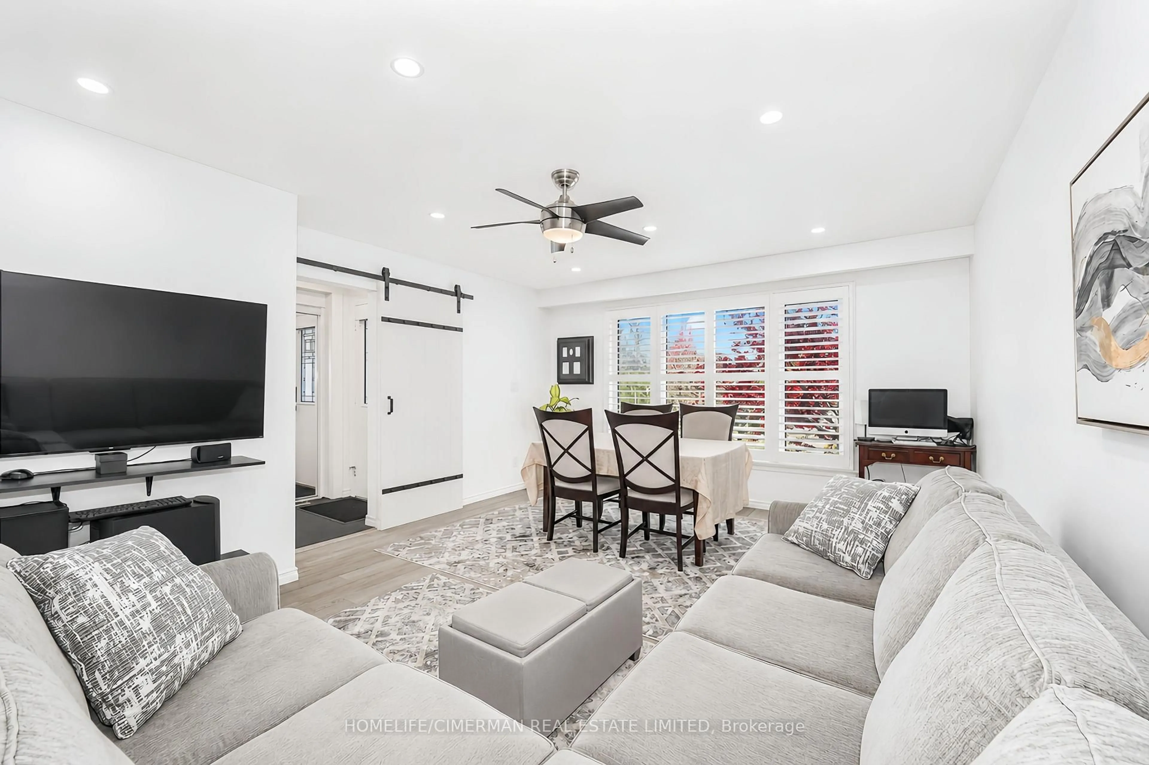 Living room with furniture, unknown for 20 Lawrence Cres, Clarington Ontario L1C 1J4