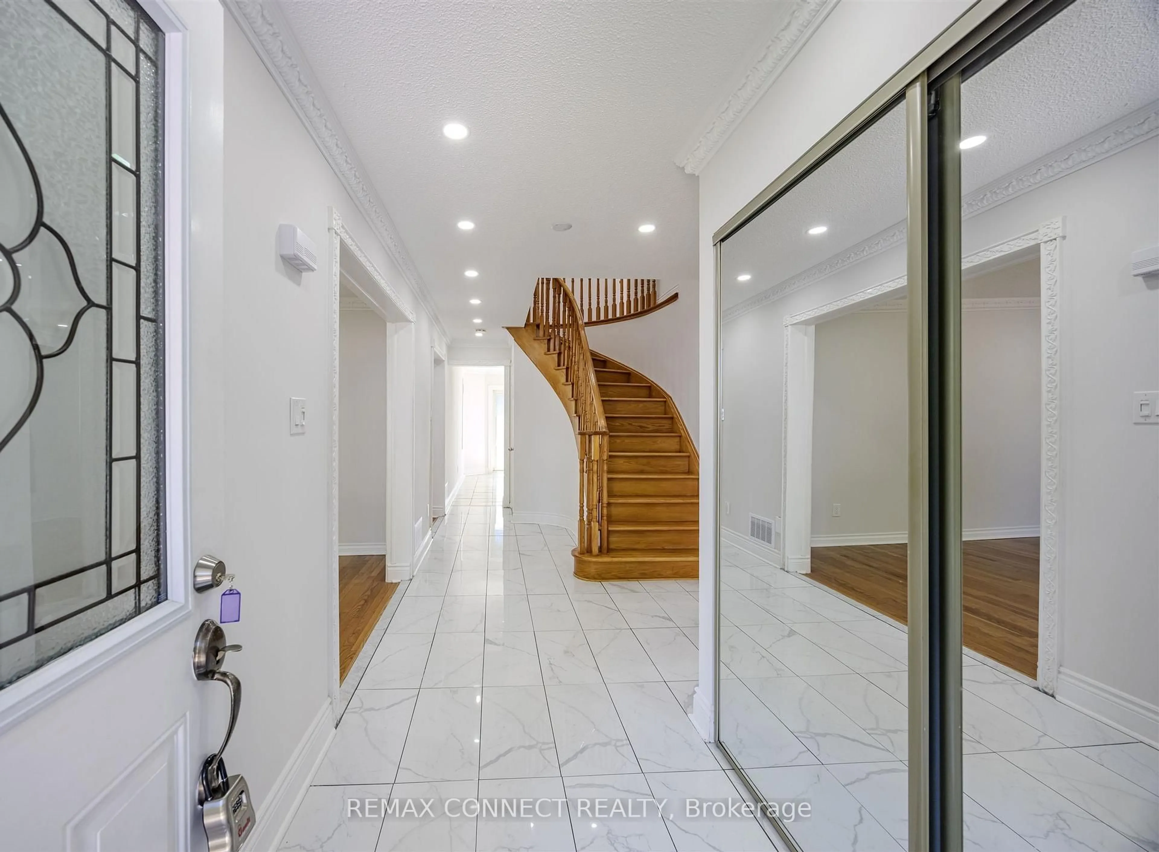 Indoor foyer for 12 Bingley Rd, Toronto Ontario M1X 1L1