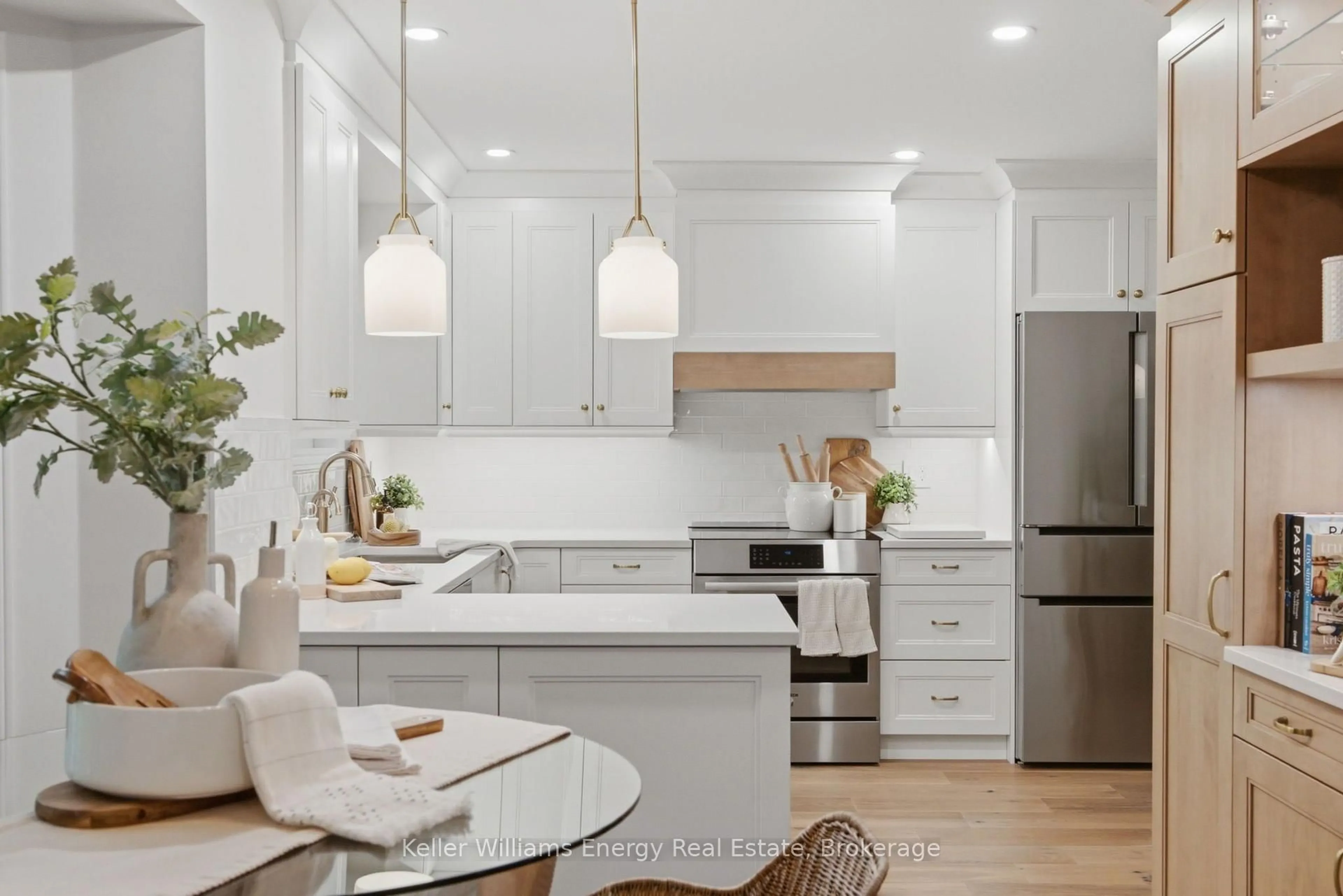 Contemporary kitchen, unknown for 150 Large Cres, Ajax Ontario L1T 2S4