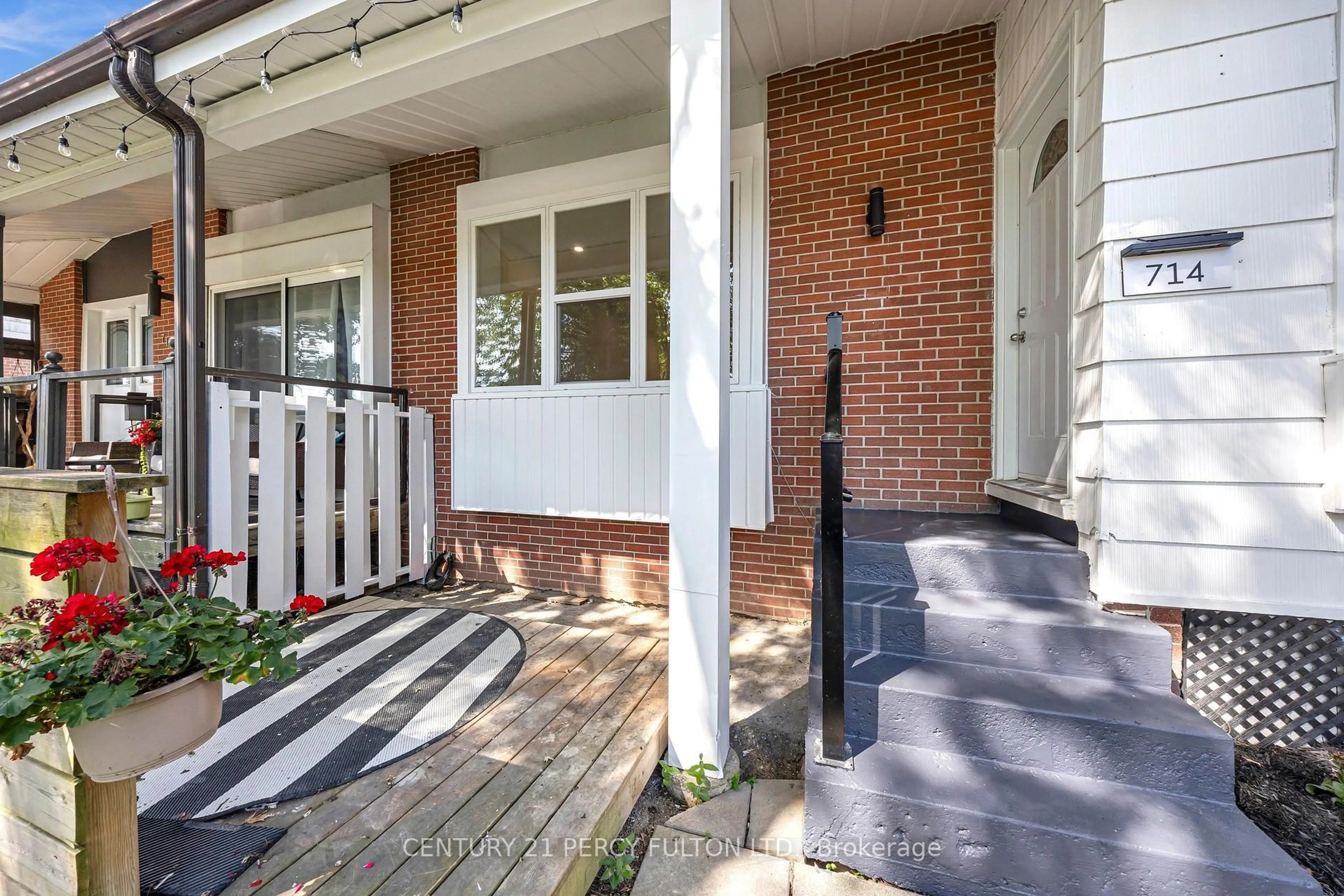 Unknown for 714 Lublin Ave, Pickering Ontario L1W 1Z2