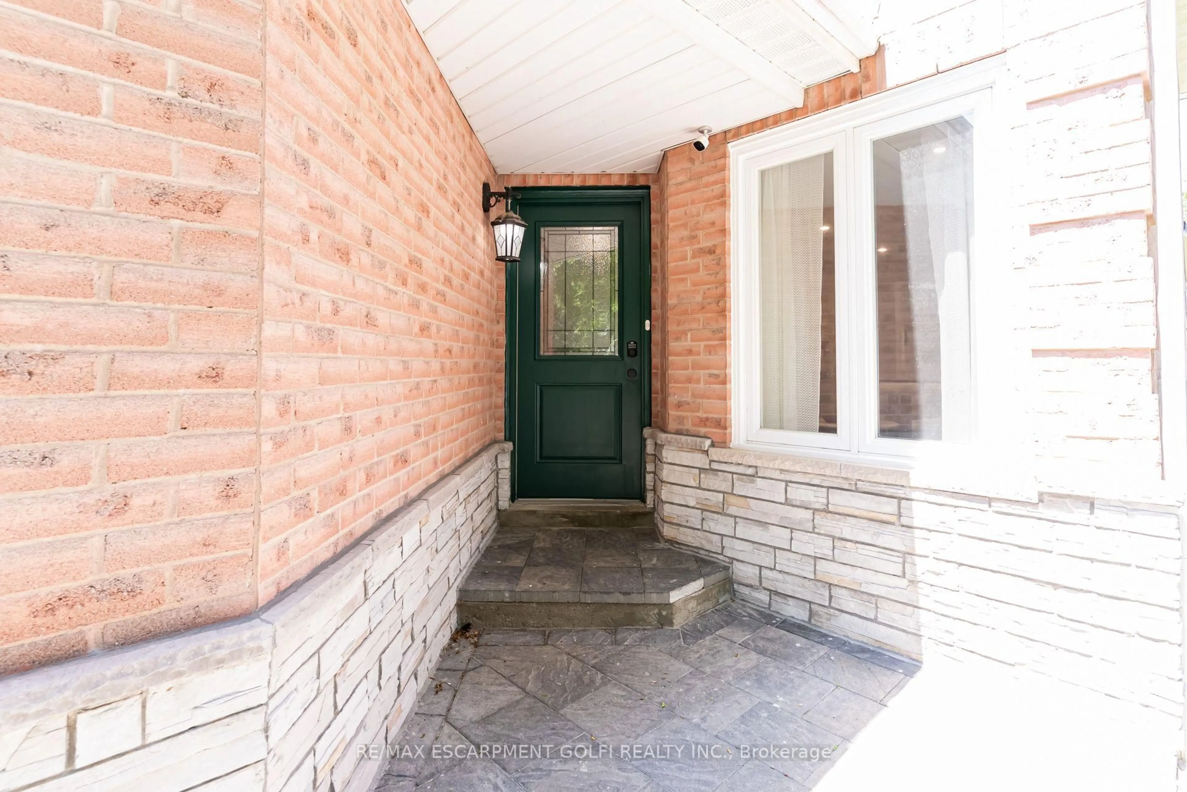 Unknown for 1190 Windgrove Sq, Pickering Ontario L1X 2S5