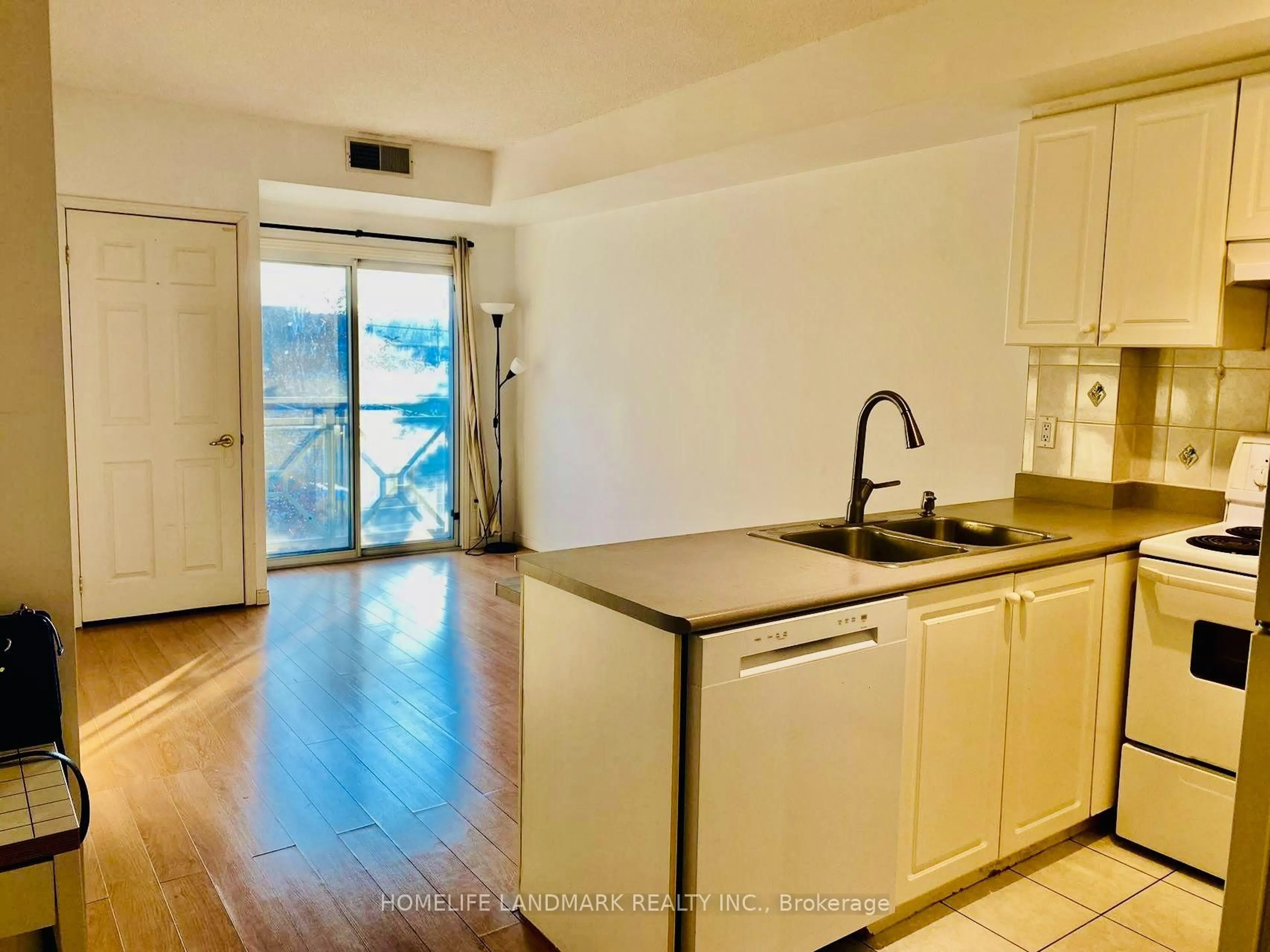 Standard kitchen, unknown for 2351 Kennedy Rd #105, Toronto Ontario M1T 3G9